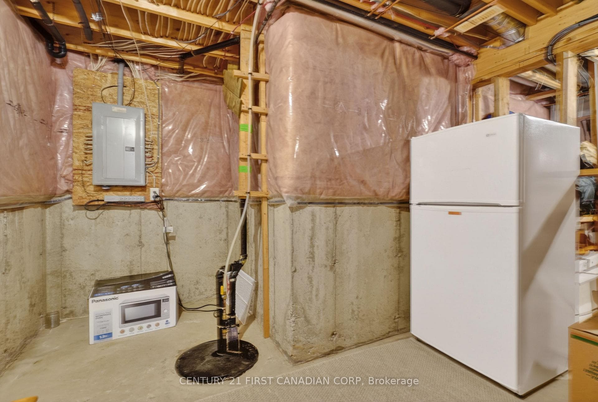 1063 Thornley Street photo 36