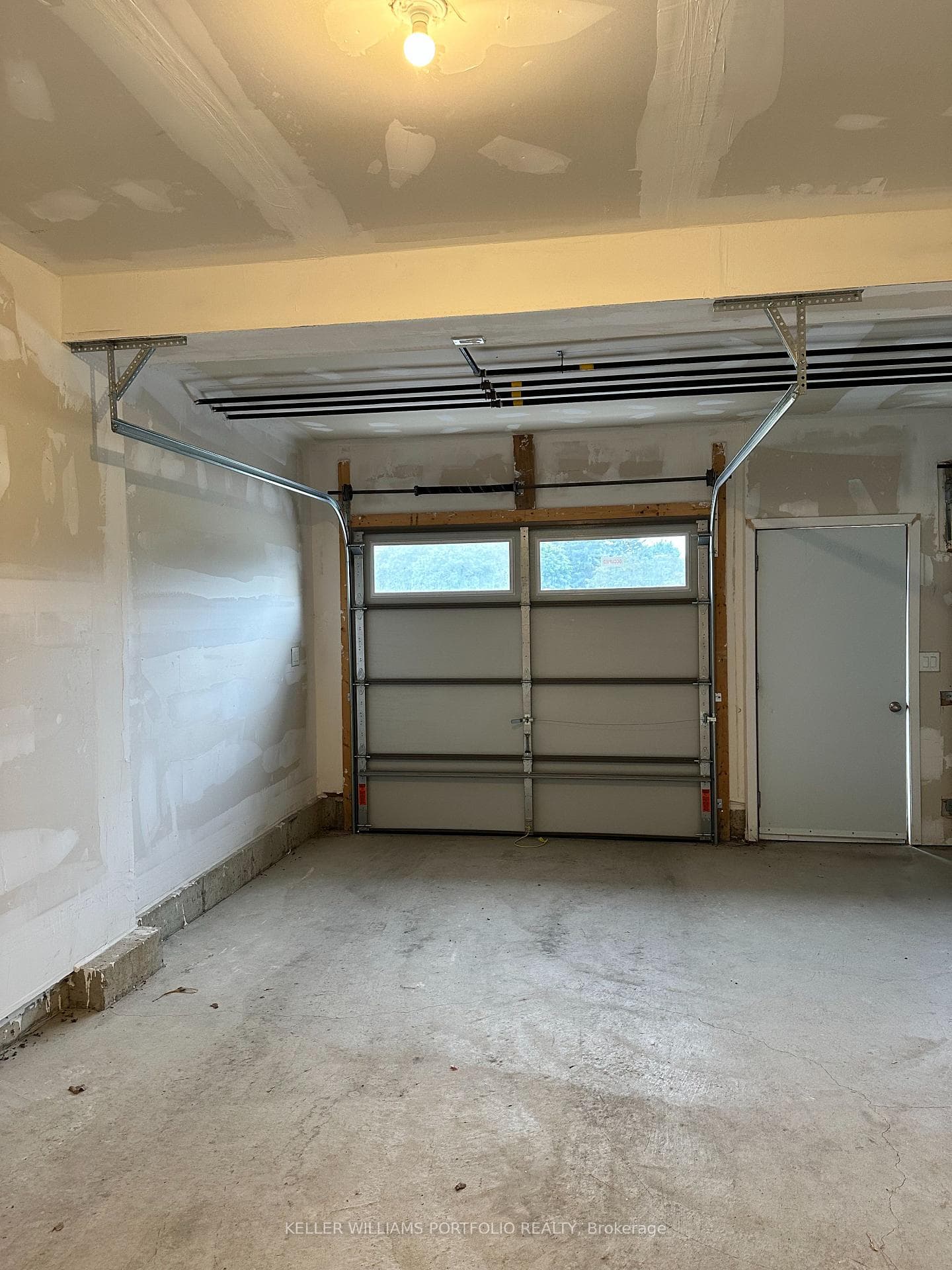1525 Kingston Road Unit 304 photo 23