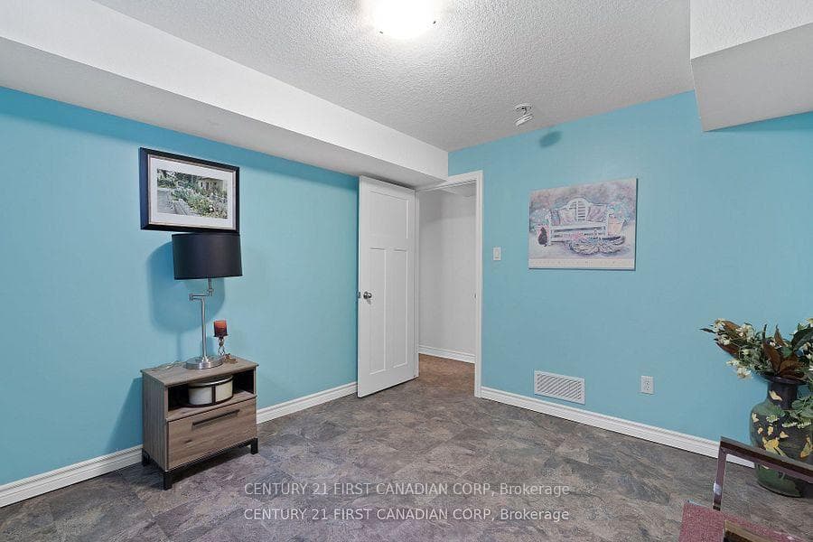 46 Westlake Drive photo 36