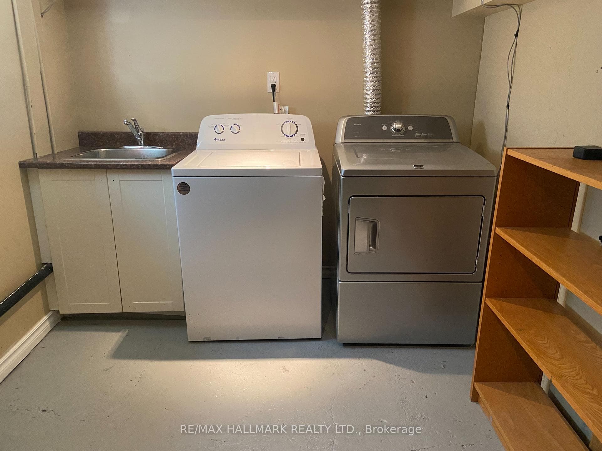 101 Lawrence Avenue photo 11