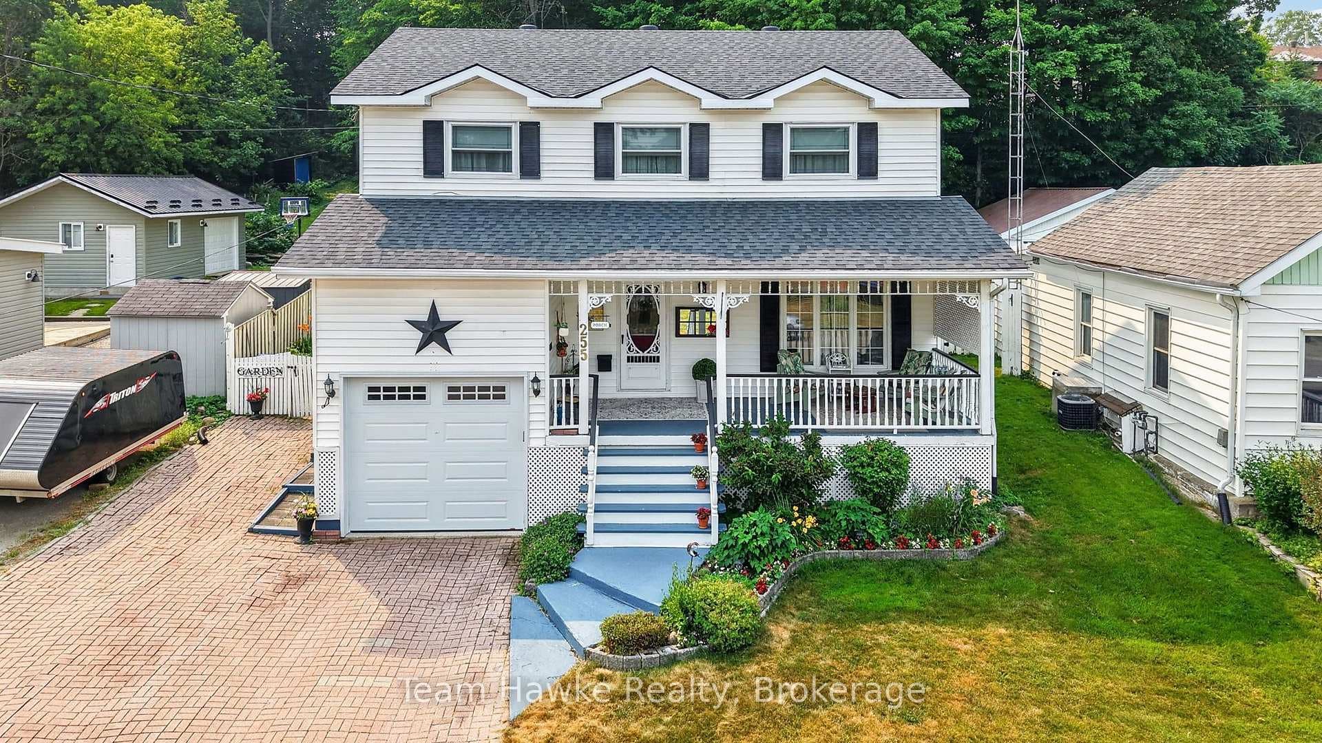 255 Hanly Street photo 2
