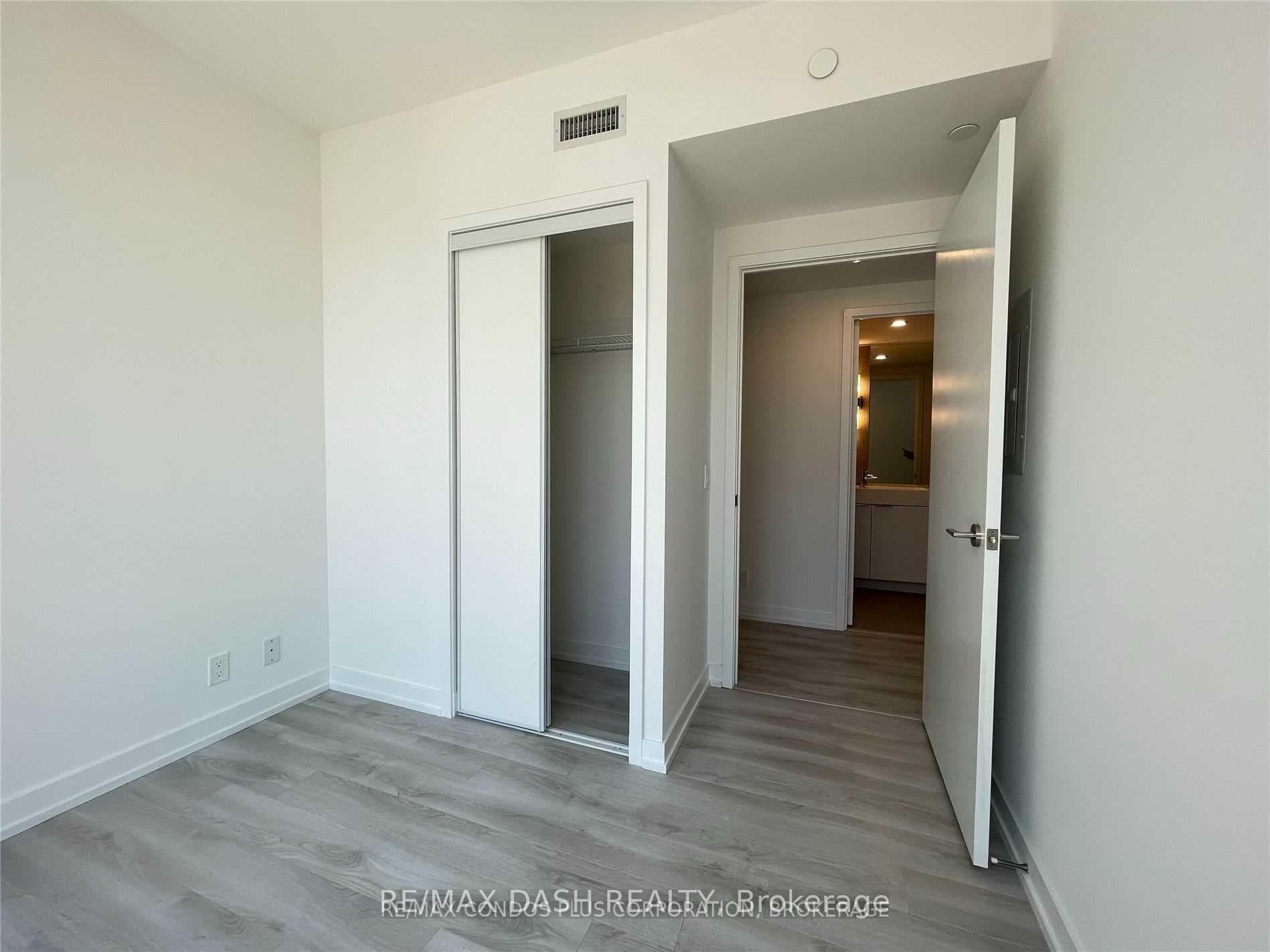 33 Helendale Avenue Unit 506 photo 19