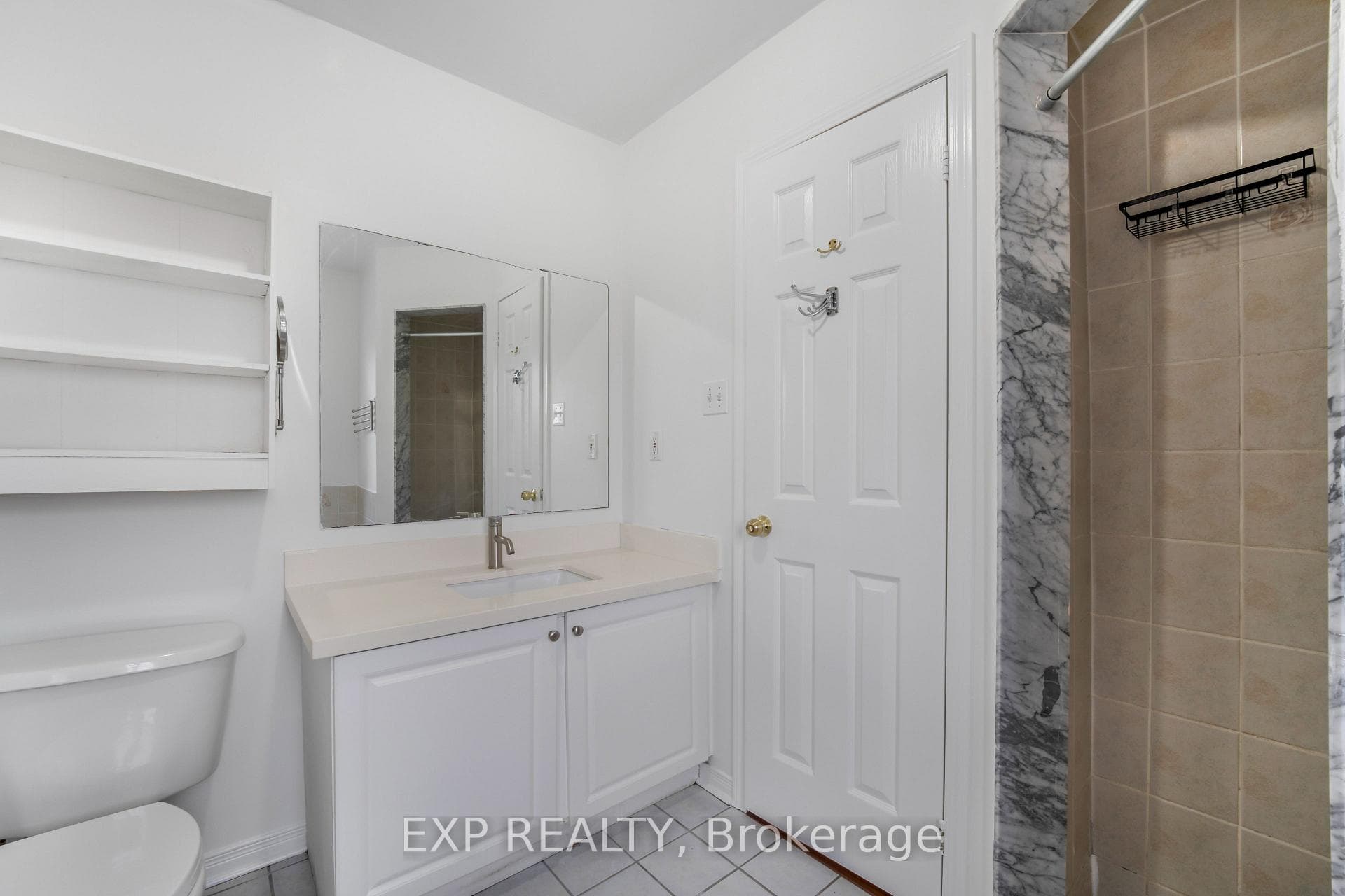 128 Olympia Crescent photo 15