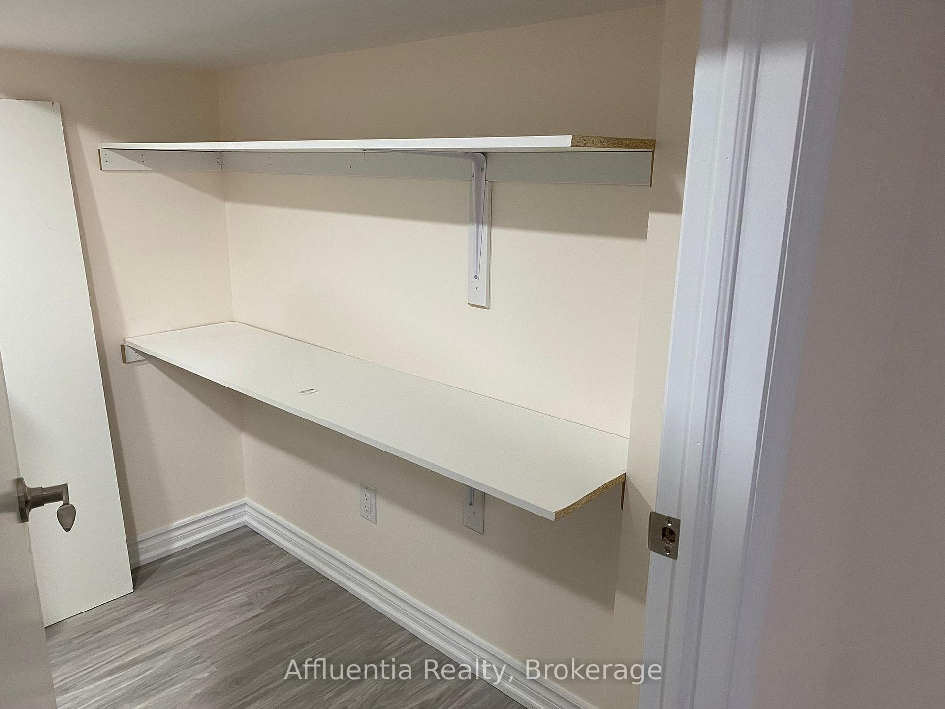 159 Warnford Circle photo 7