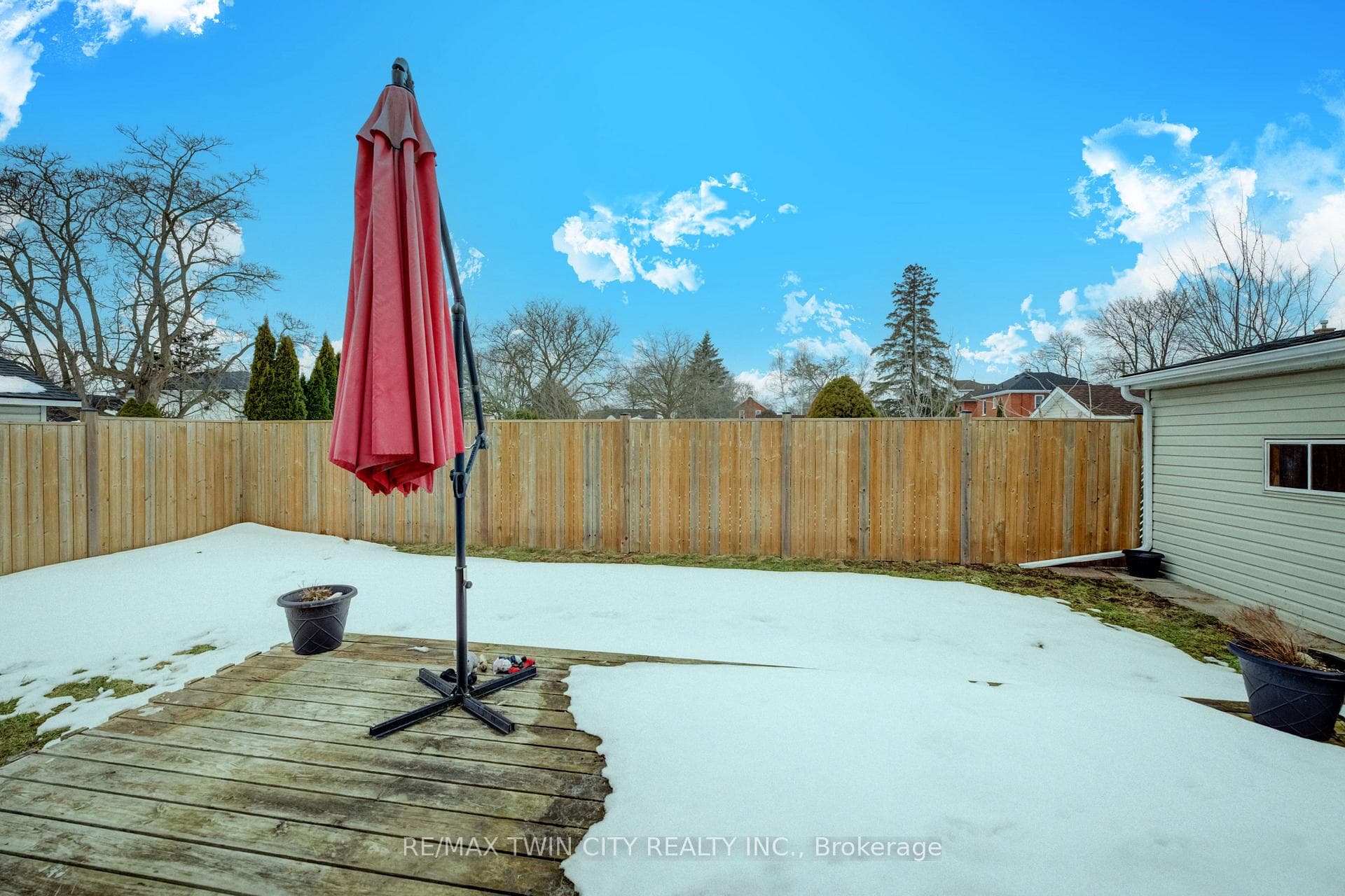 530 Frederick Street photo 35