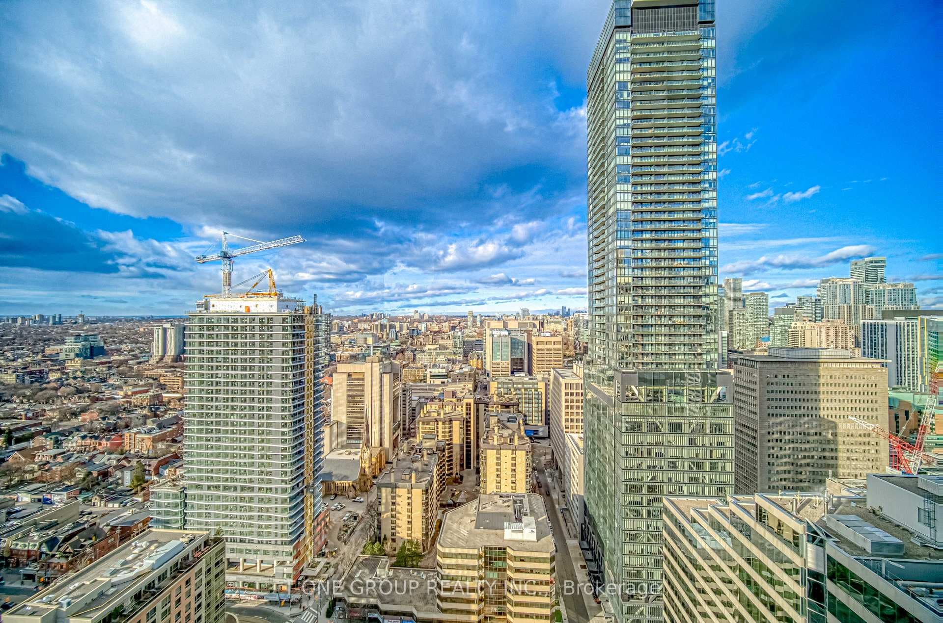 238 Simcoe Street photo 25