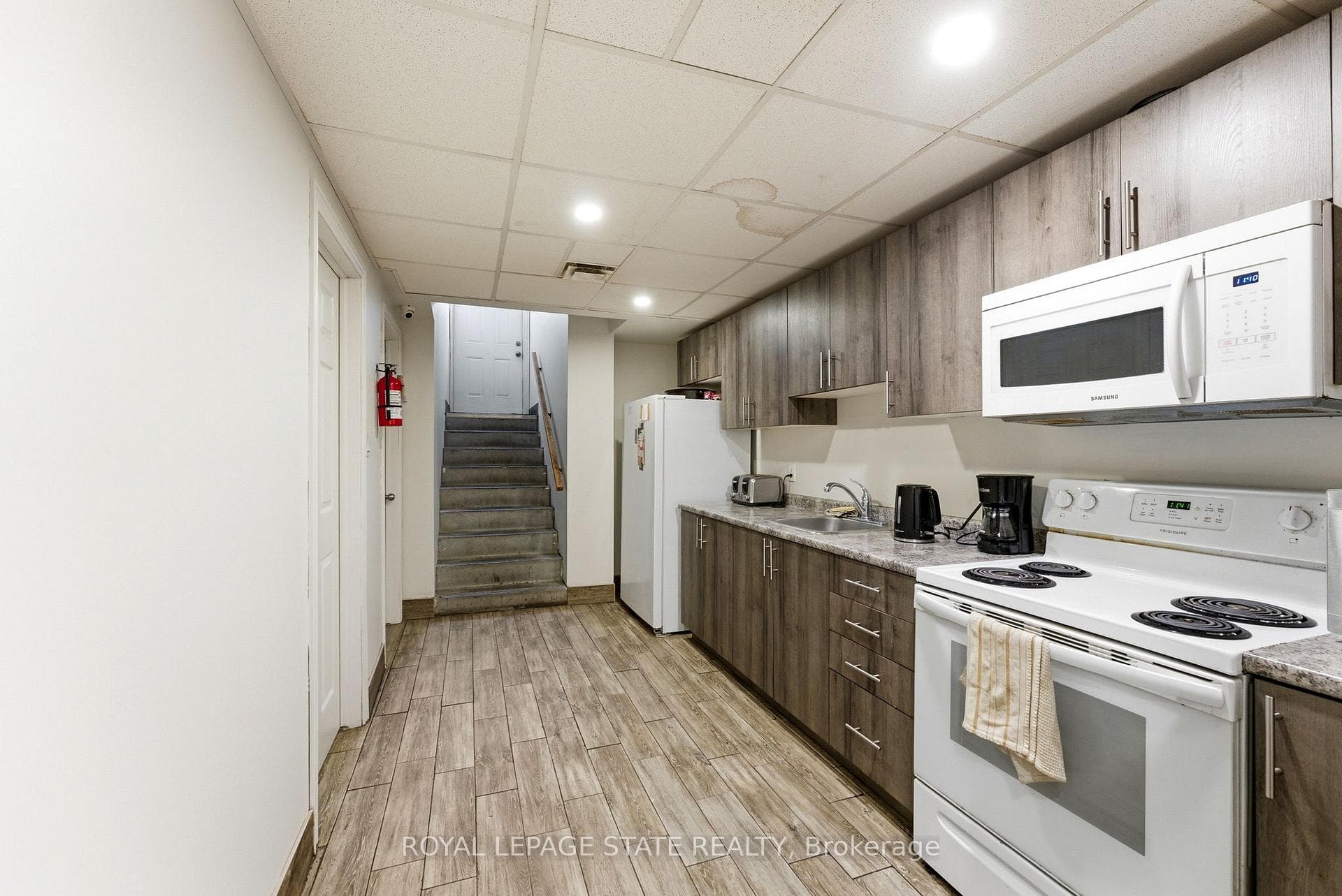 1745 King Street photo 30