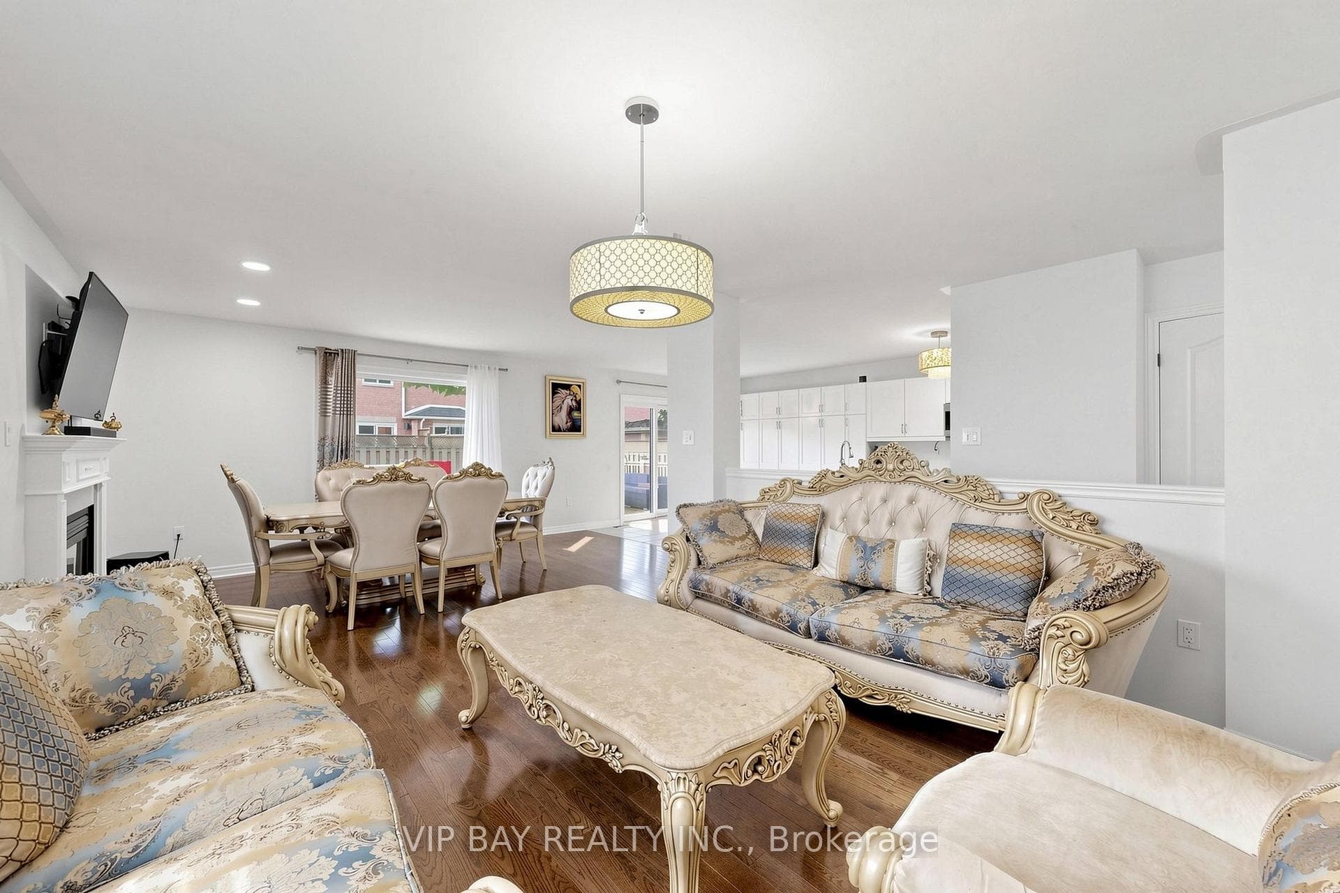 77 Amberview Drive photo 5