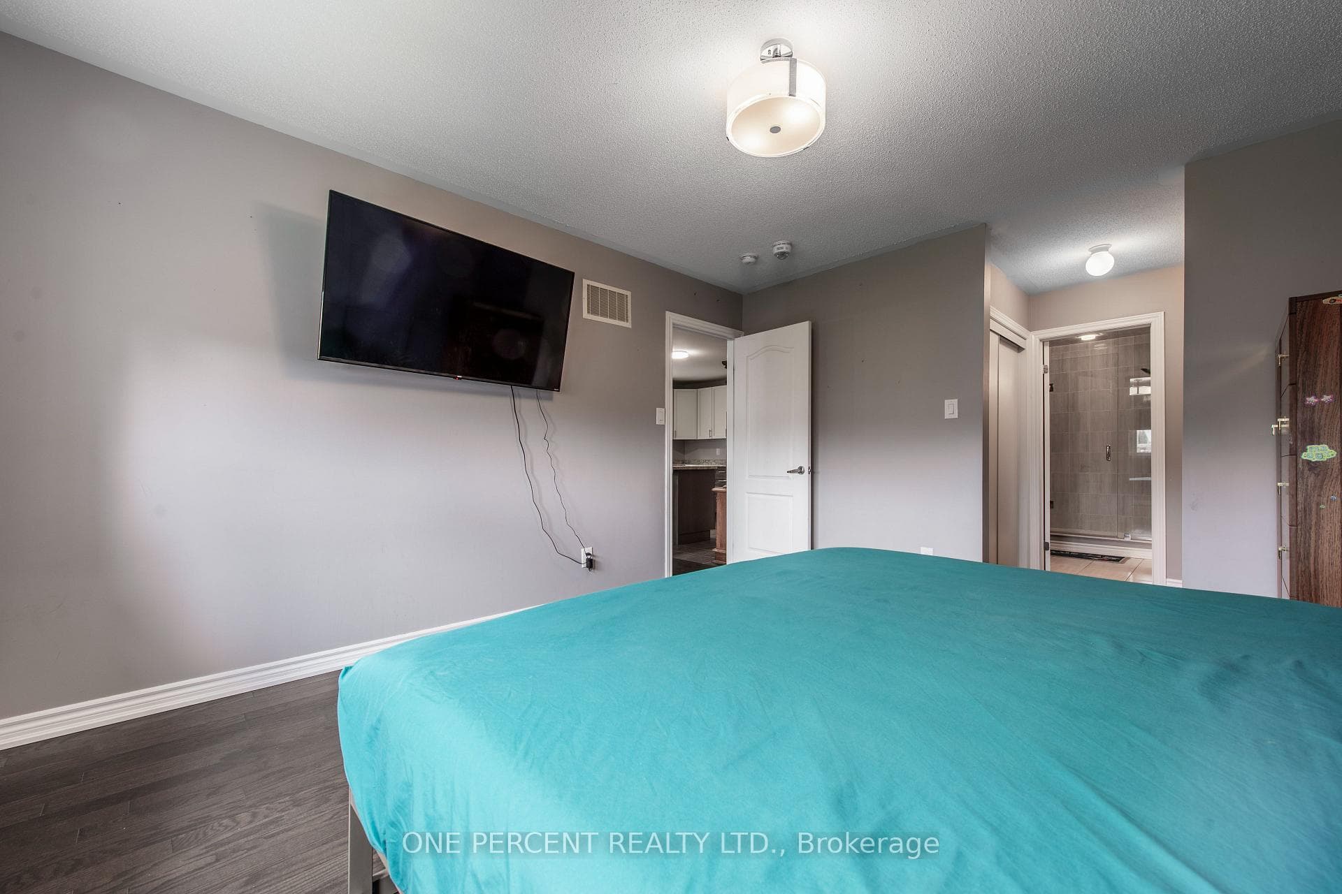 360 Armstrong Street photo 21