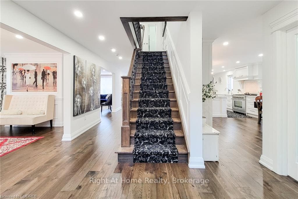 40 MEADOWLANDS Boulevard photo 28