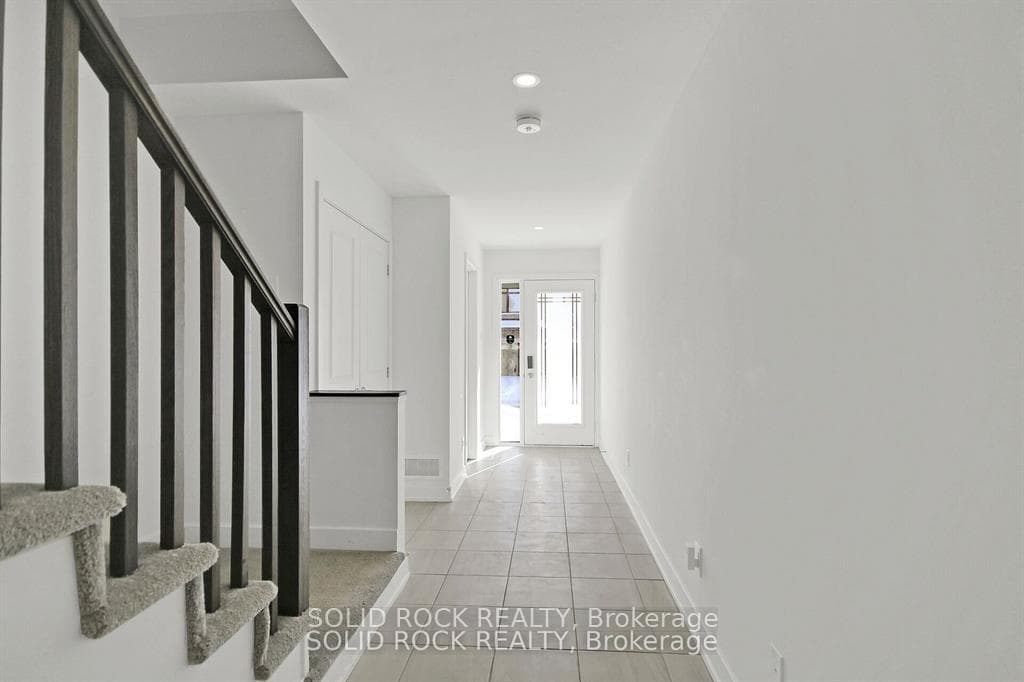 574 Tahoe Heights photo 3