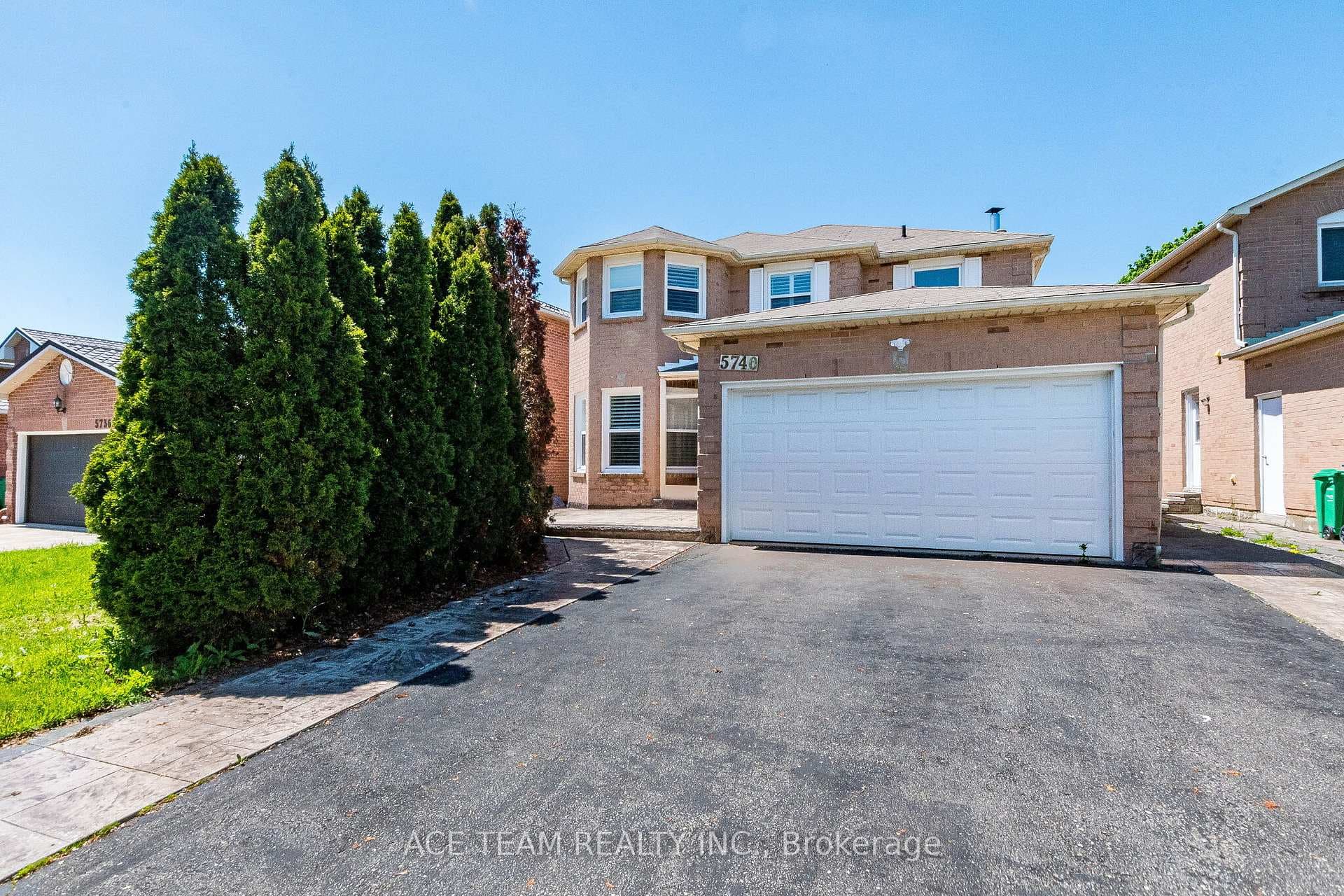 5740 Invergordon Lane photo 2