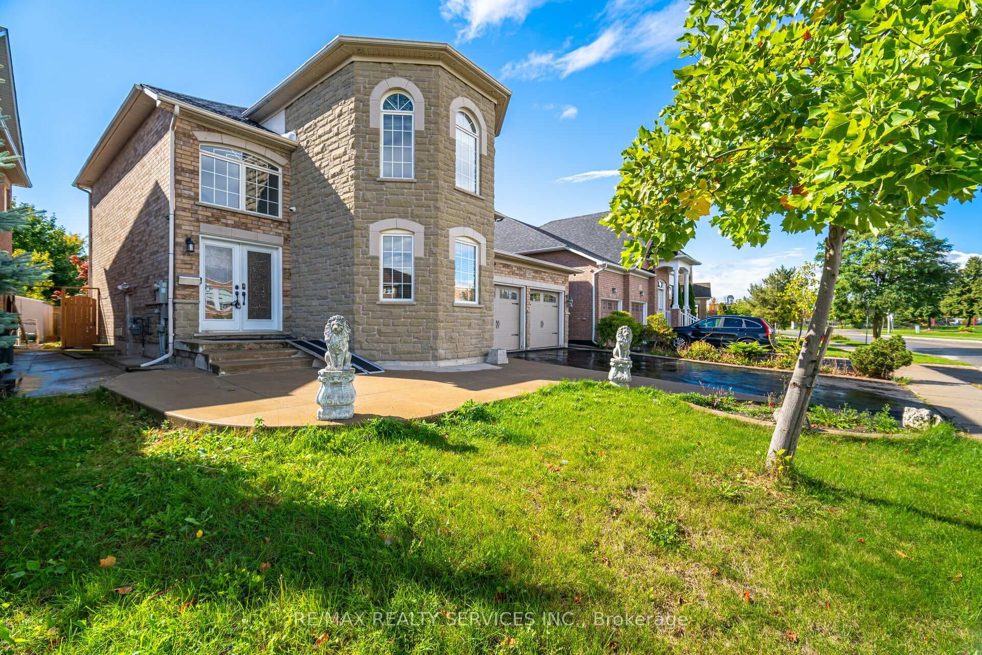 58 Edenbrook Hill Drive photo 4