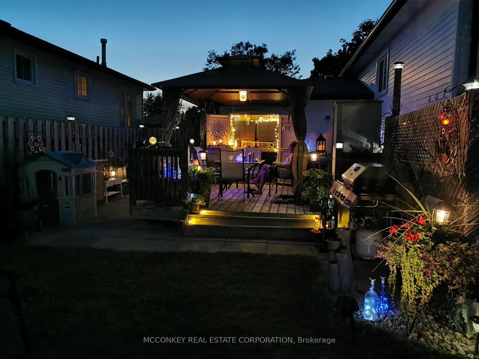 217 MIDDLEFIELD Road photo 41