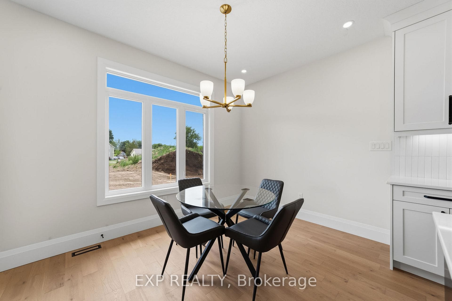404 Erie Street photo 13