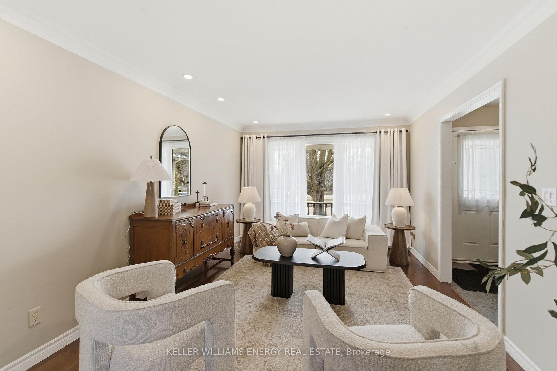 555 Peggoty Circle photo 7