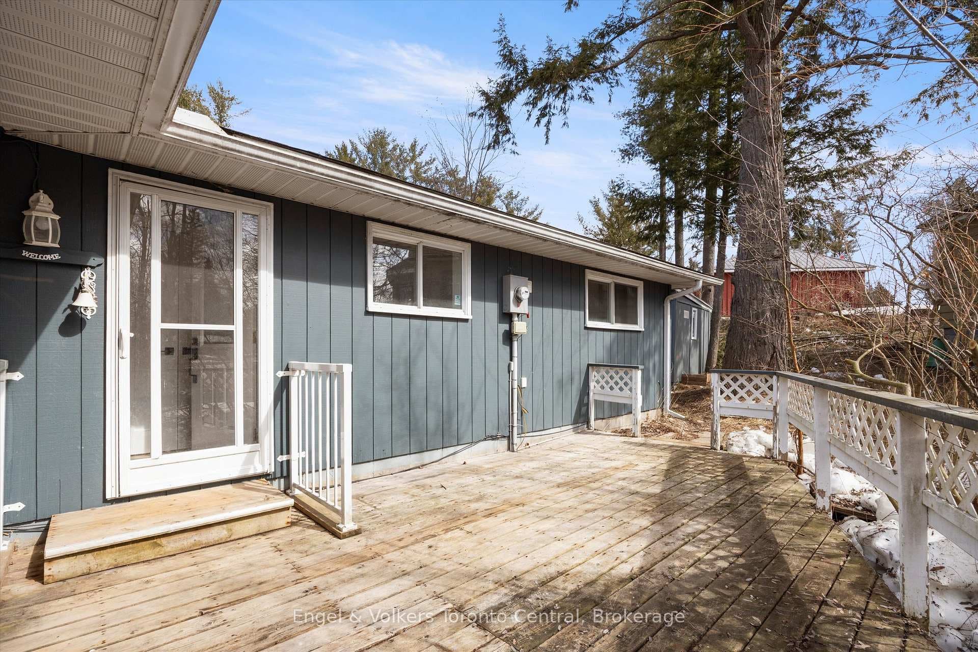 51 Woodward Street photo 28