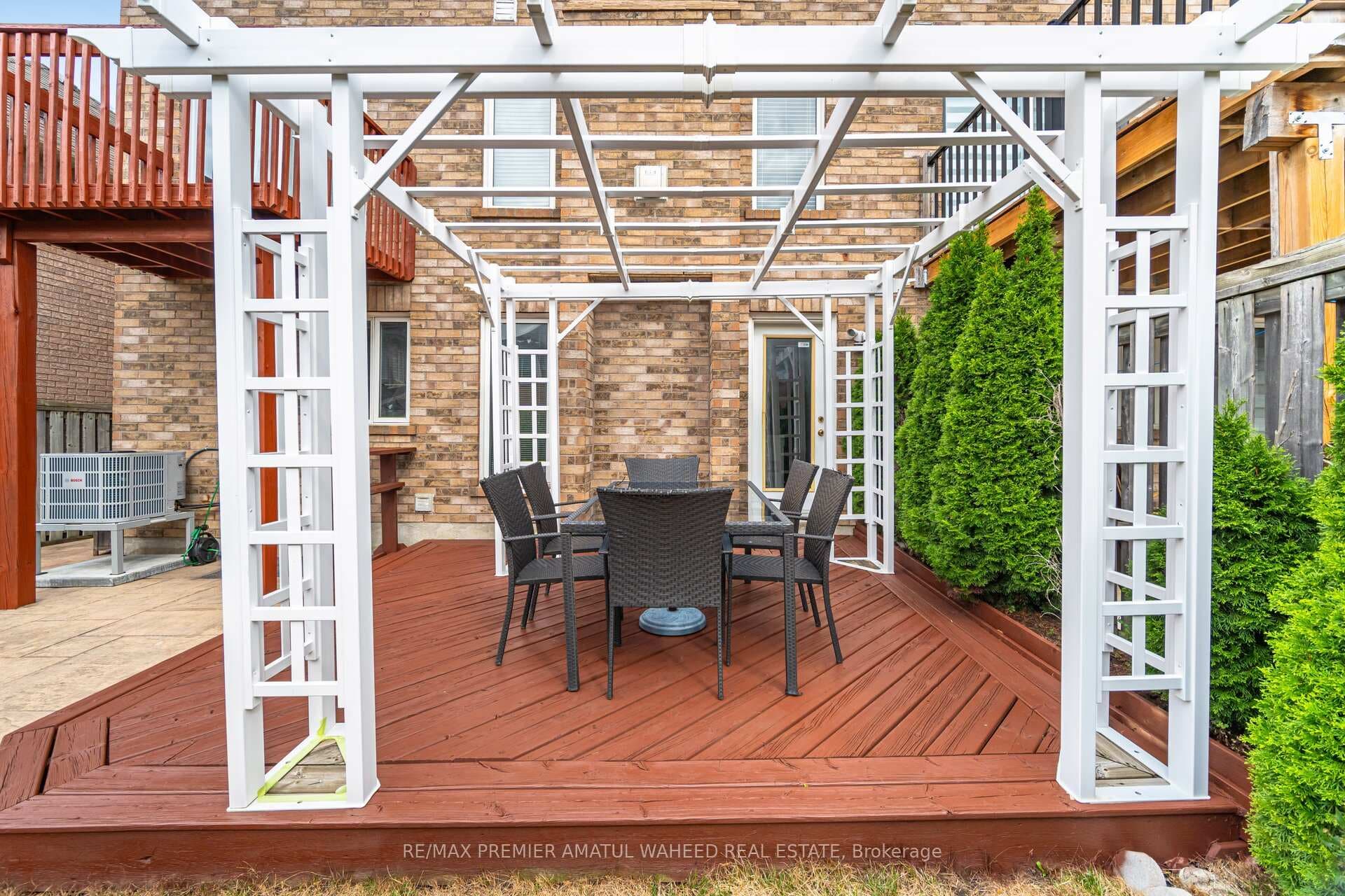 246 Equator Crescent photo 41