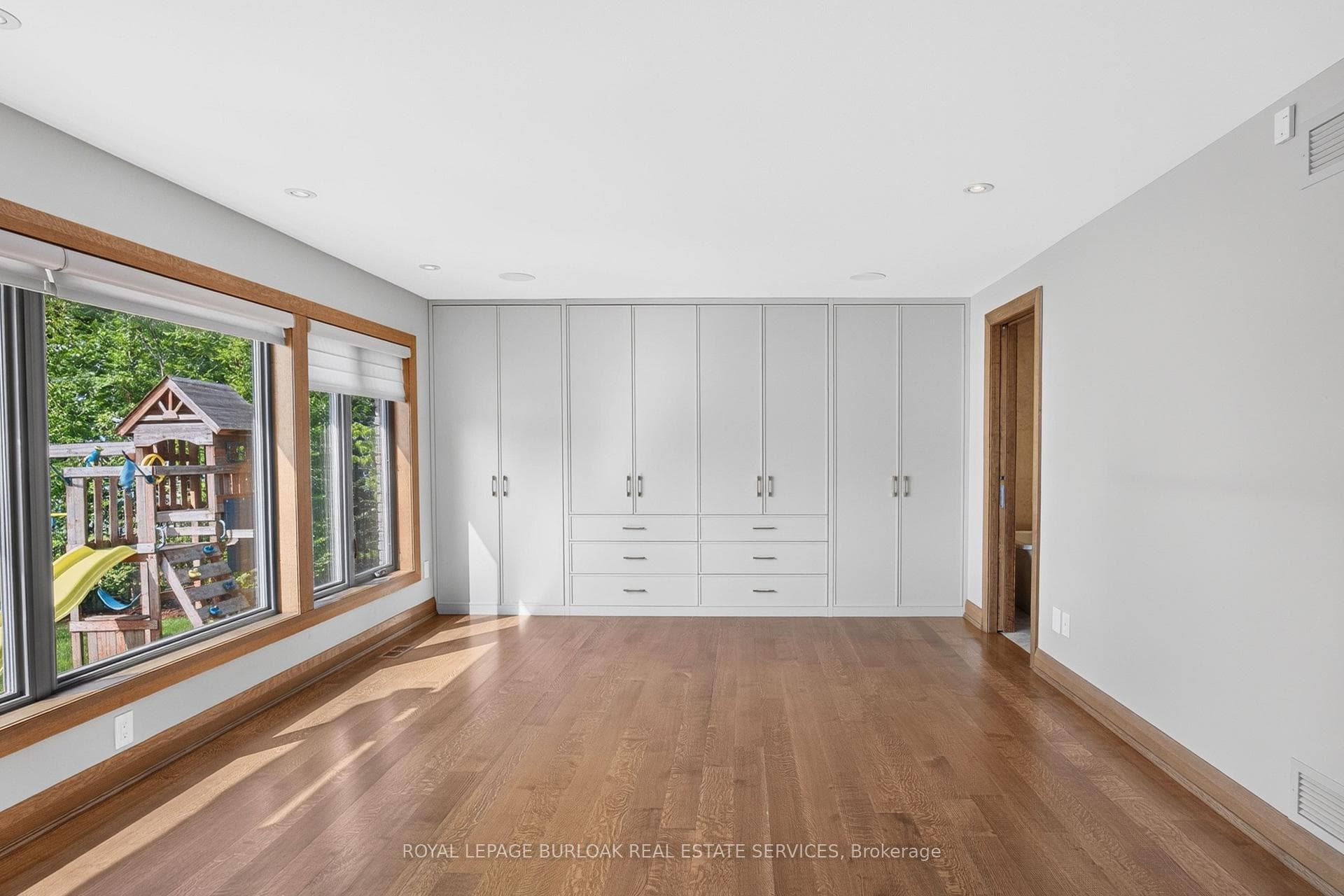 90 Oaklands Park Court photo 25