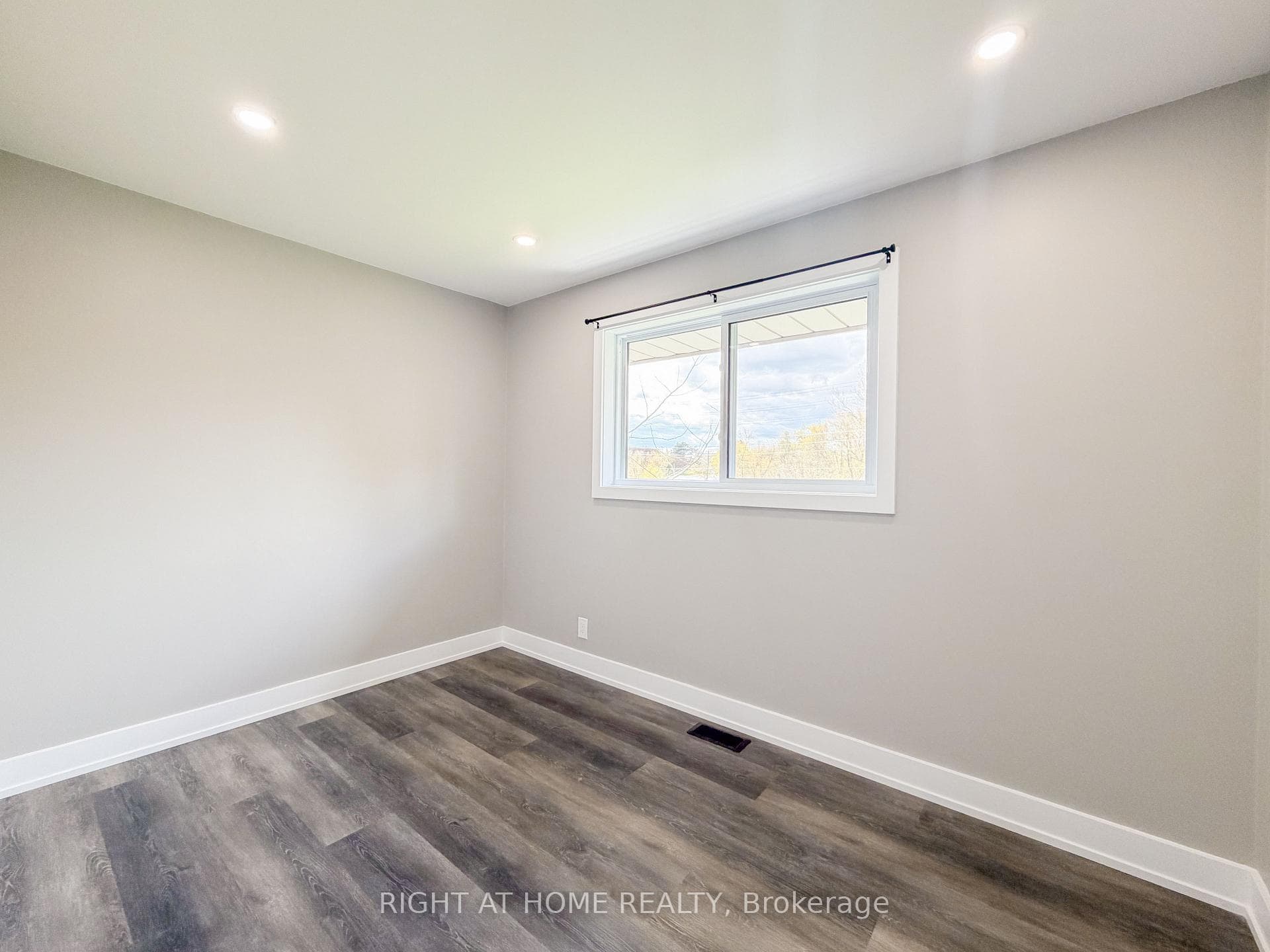 298 Dover Street Unit Upper photo 18