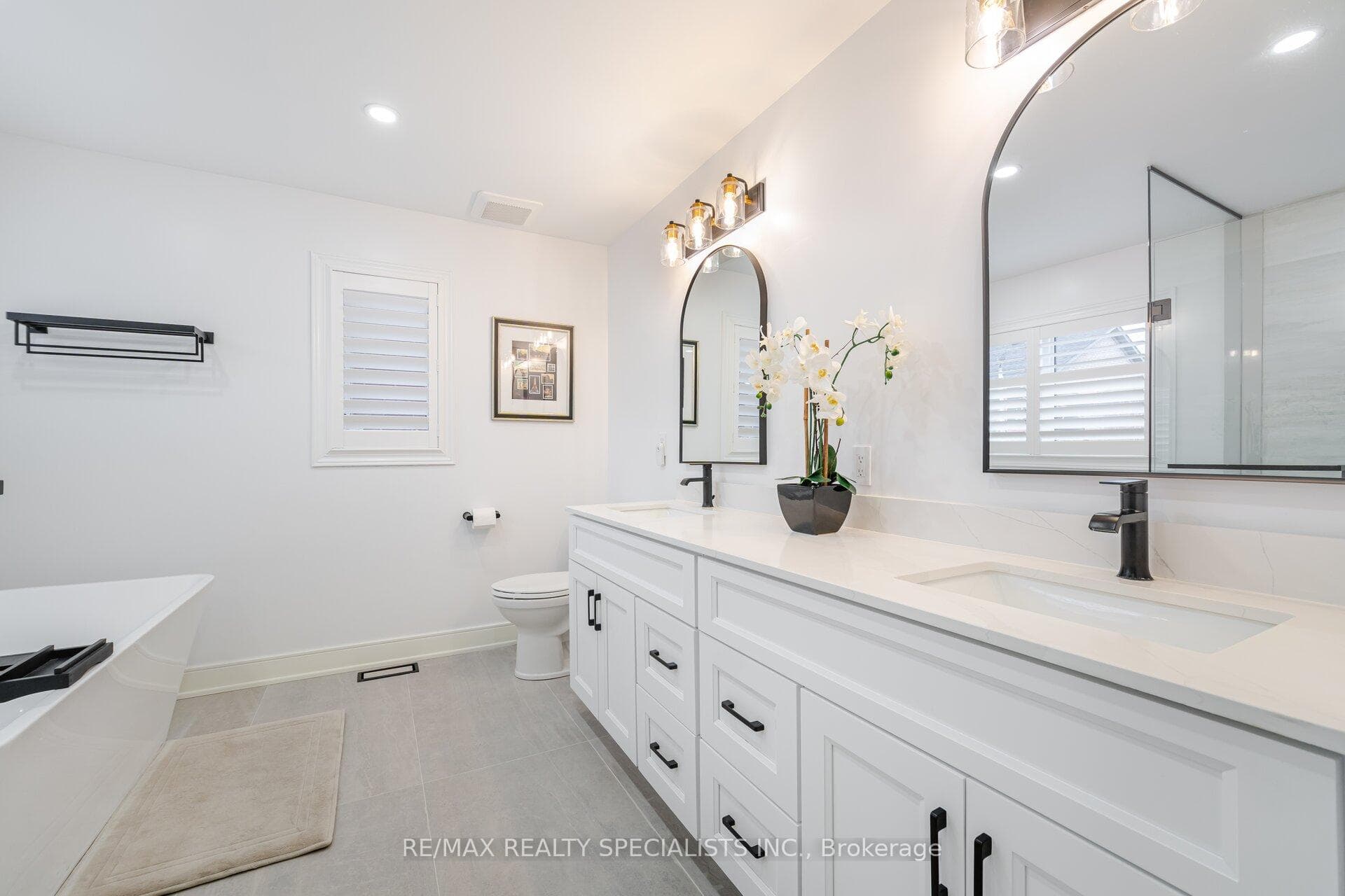 277 Swindale Drive photo 20