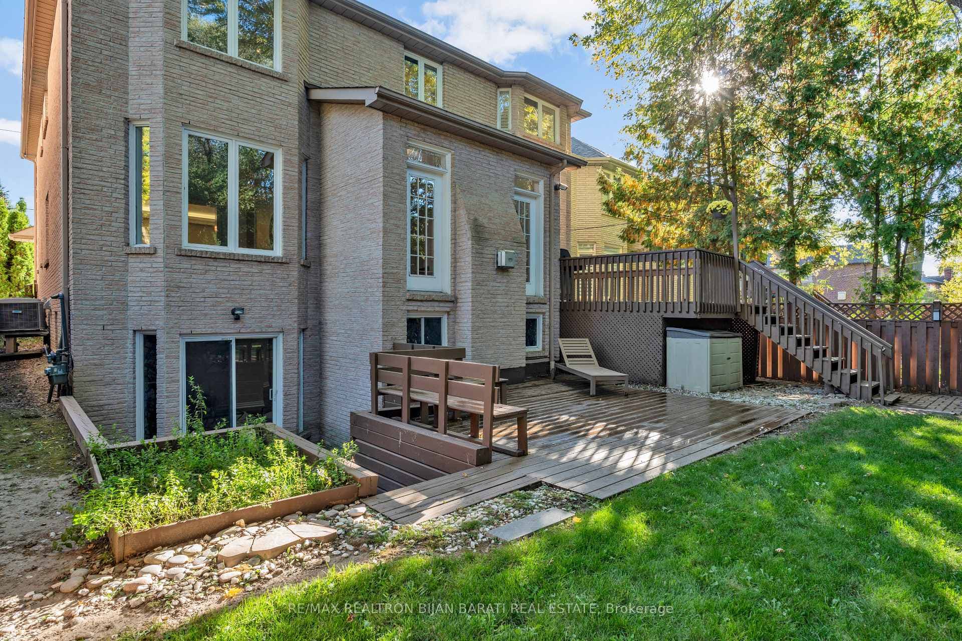 384 Hillcrest Avenue photo 44