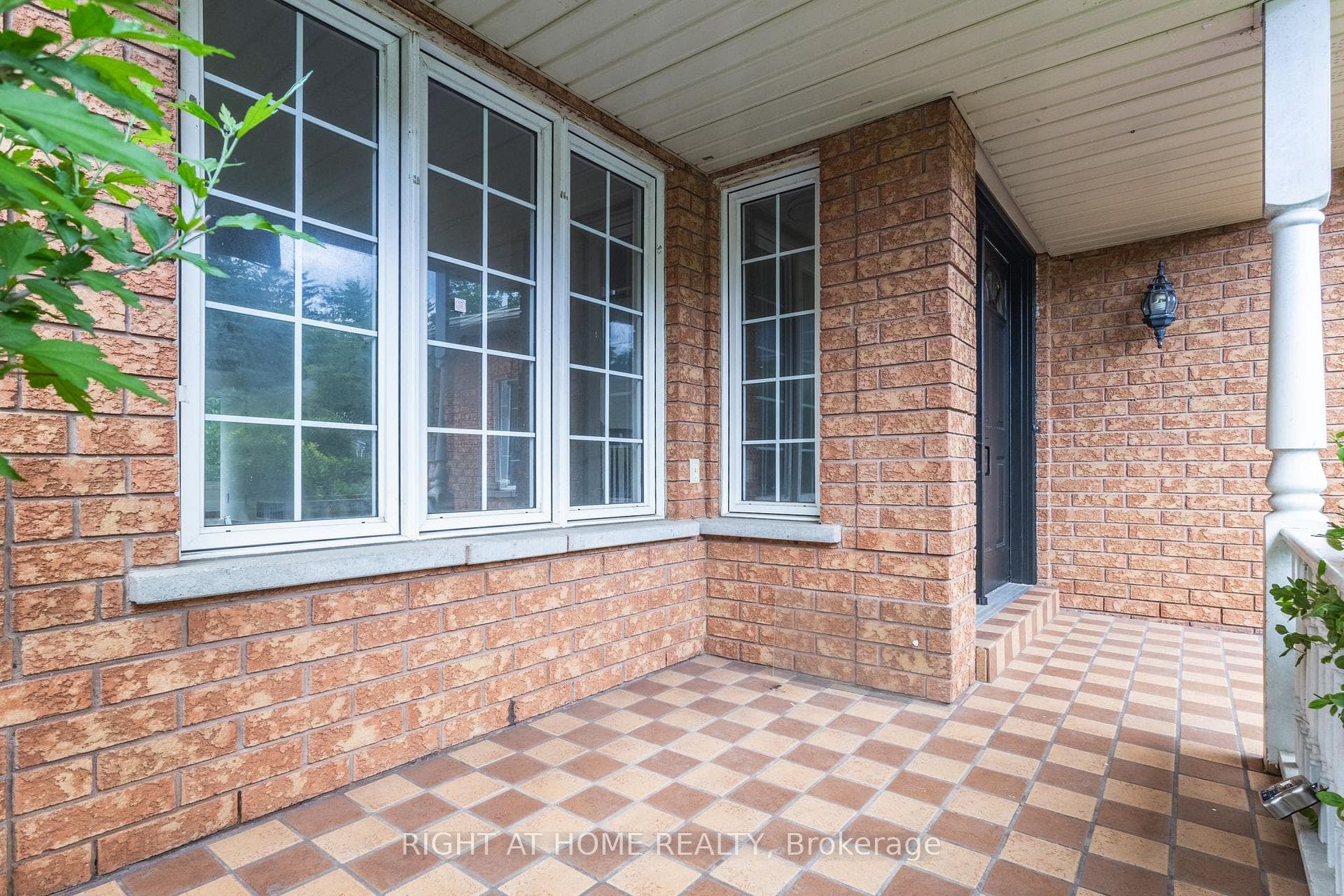 1087 Augustus Drive photo 5