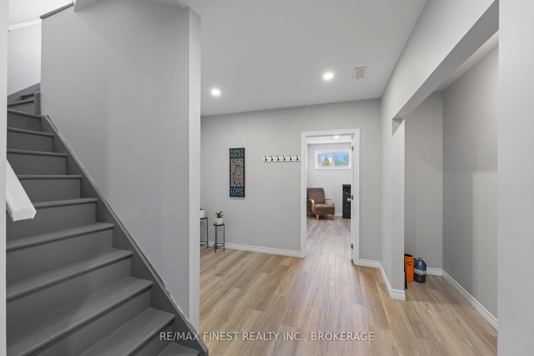 500 Deerview Drive photo 32