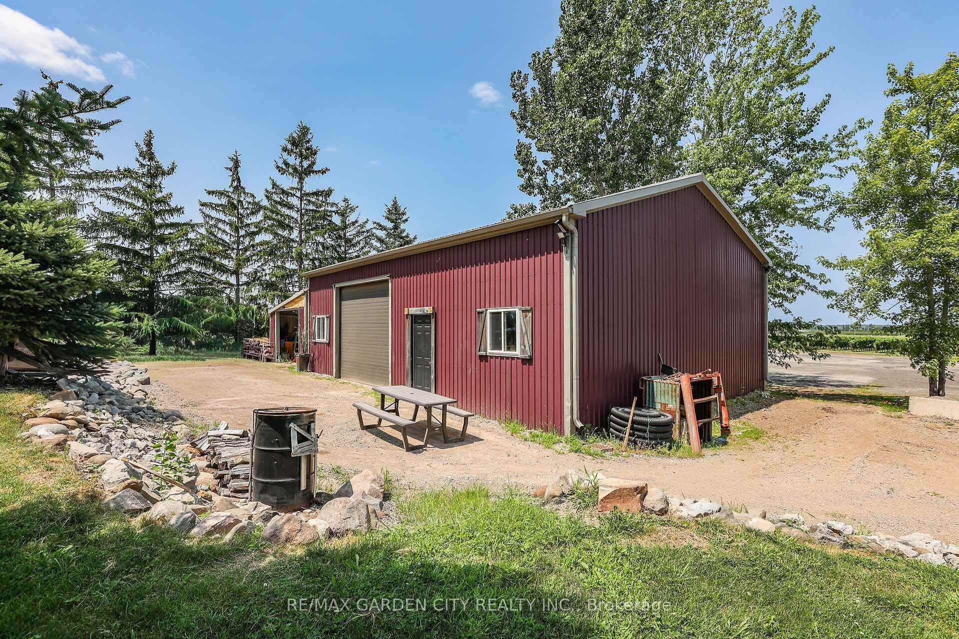 3745 King Street photo 5