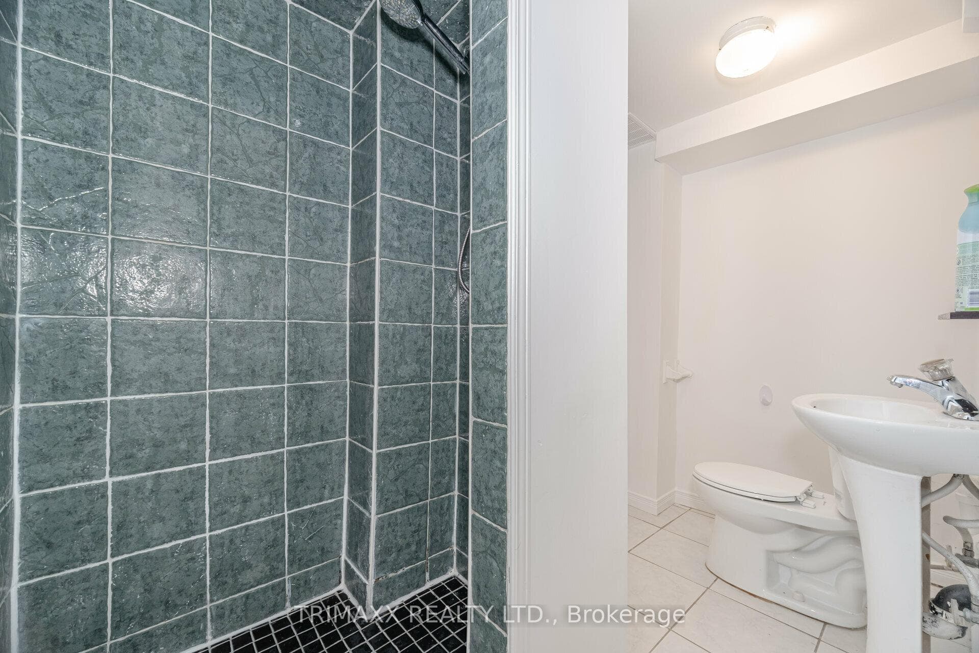 44 Saint Tropez Court photo 35