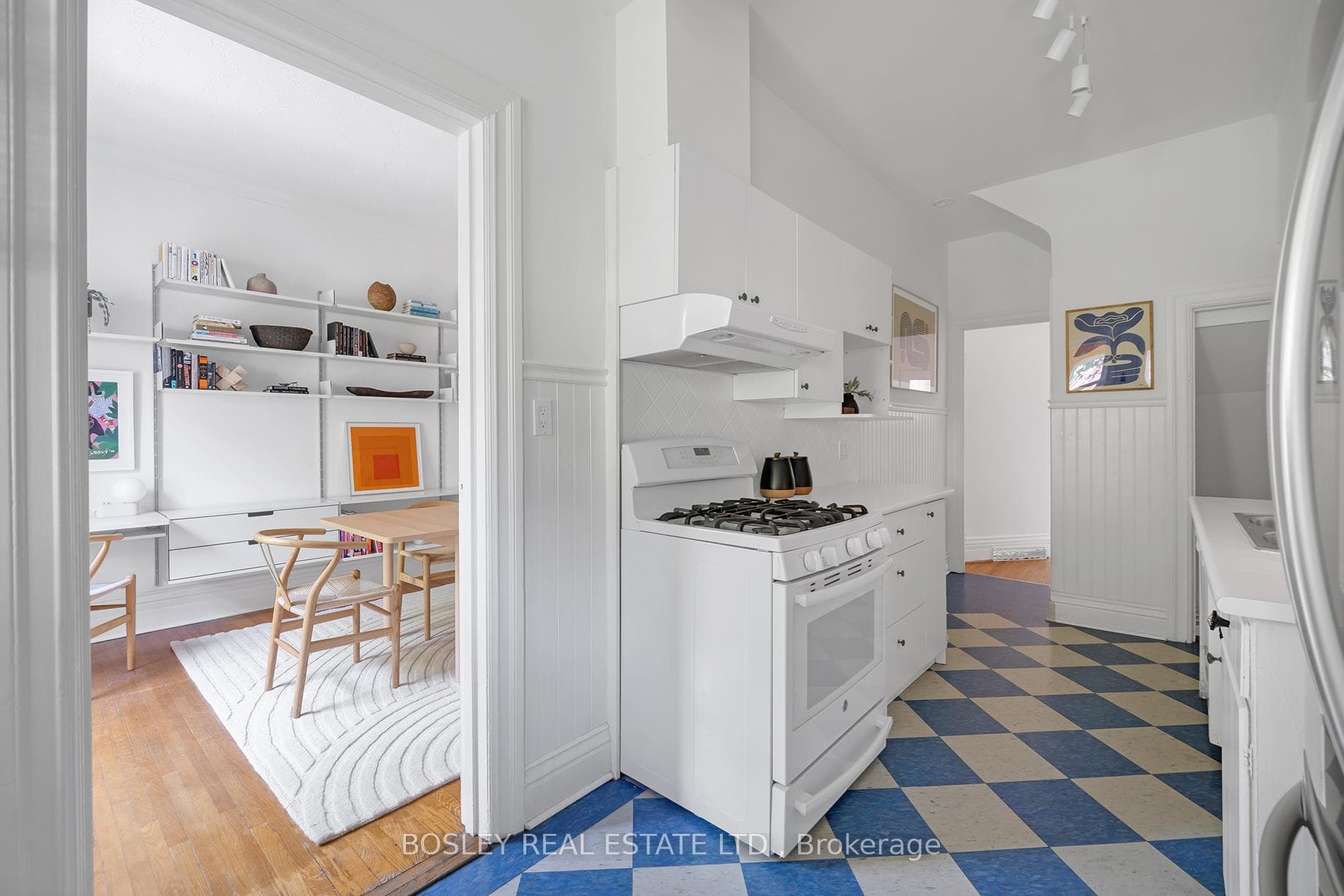 179 Sorauren Avenue photo 12