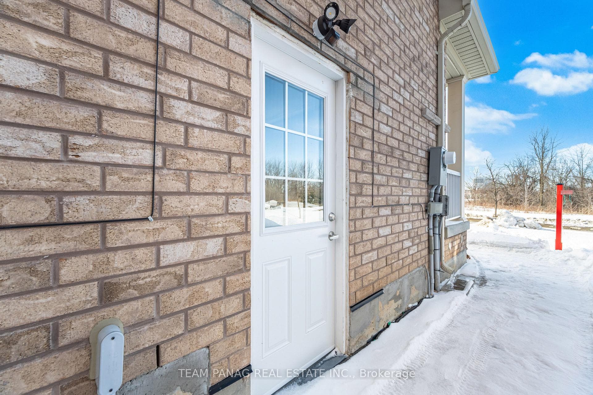 414 Royal West Drive photo 34