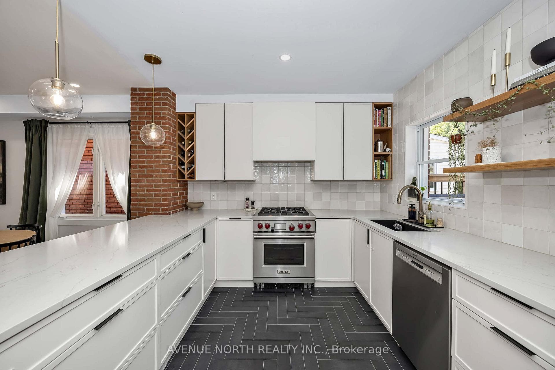 1091 Gladstone Avenue photo 12