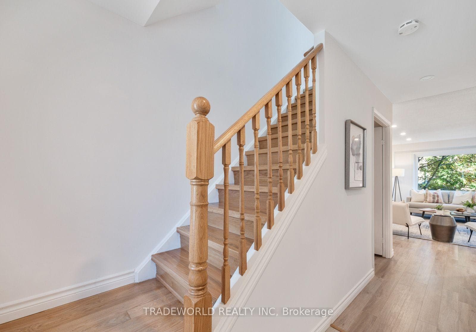 60 Camelot Way photo 13