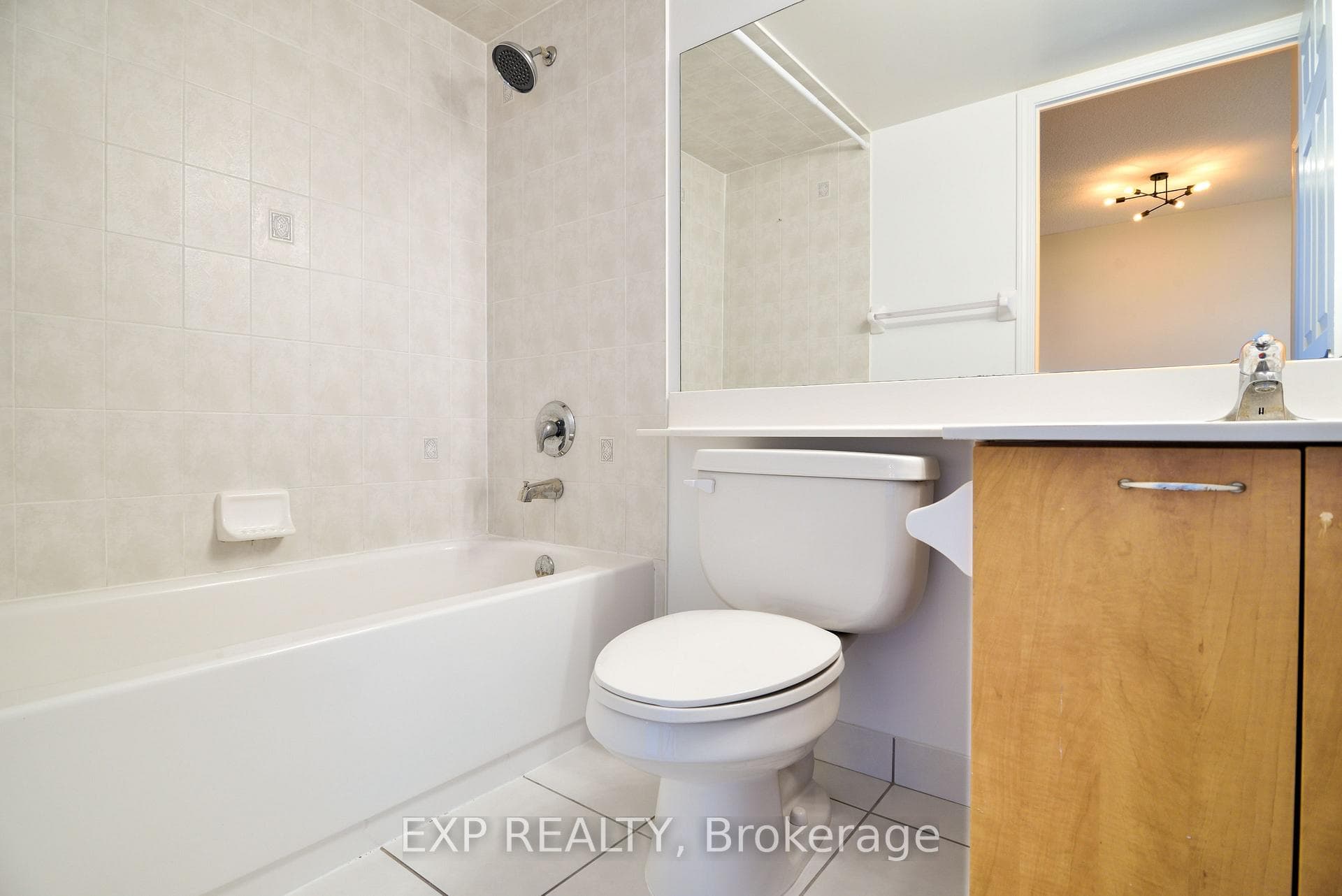 310 Red Maple Road Unit 802 photo 25