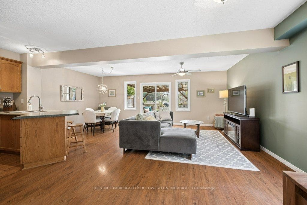 76 Stiefelmeyer Crescent photo 11