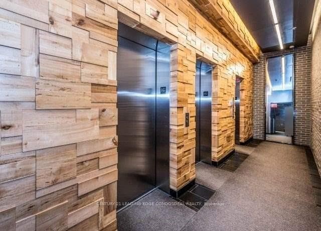 210 Simcoe Street Unit 2209 photo 4