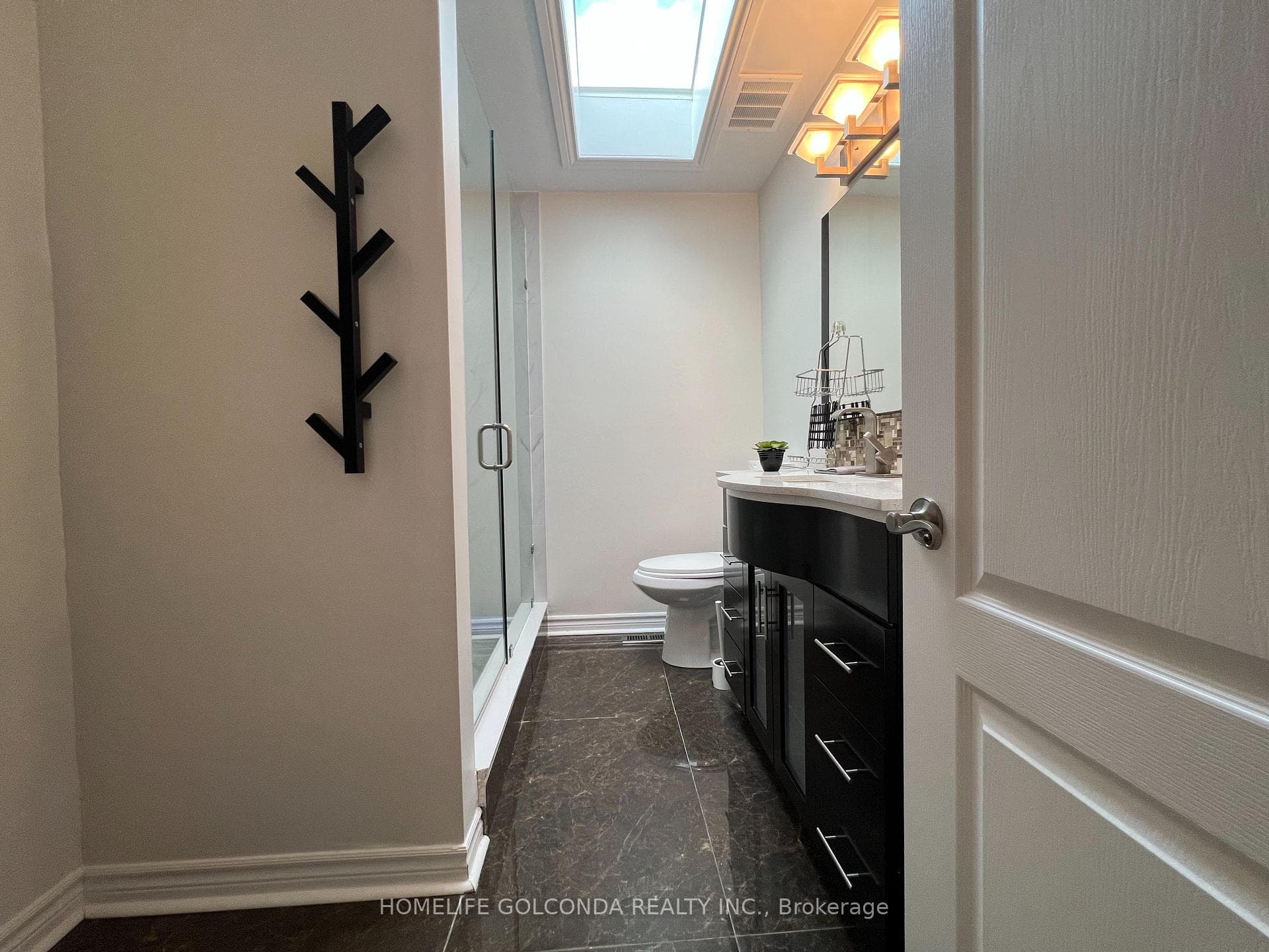 172 Stephenson Crescent photo 16