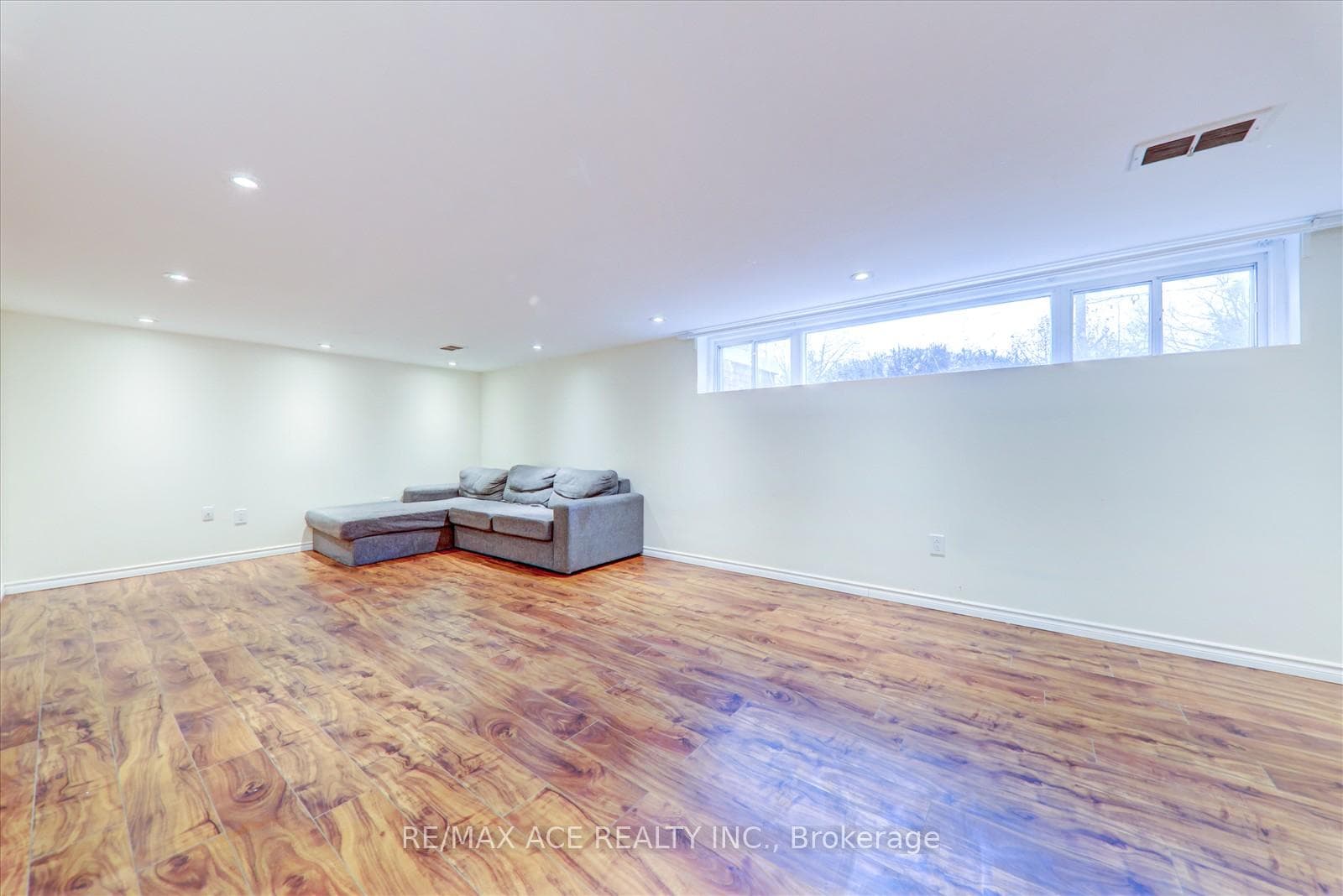 20 Blakemanor Boulevard photo 25