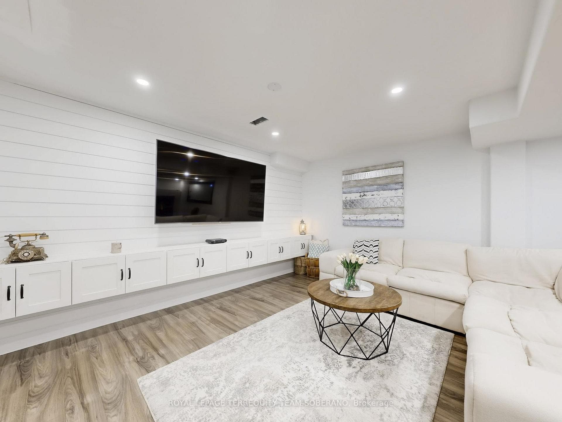 121 Adventure Crescent photo 39