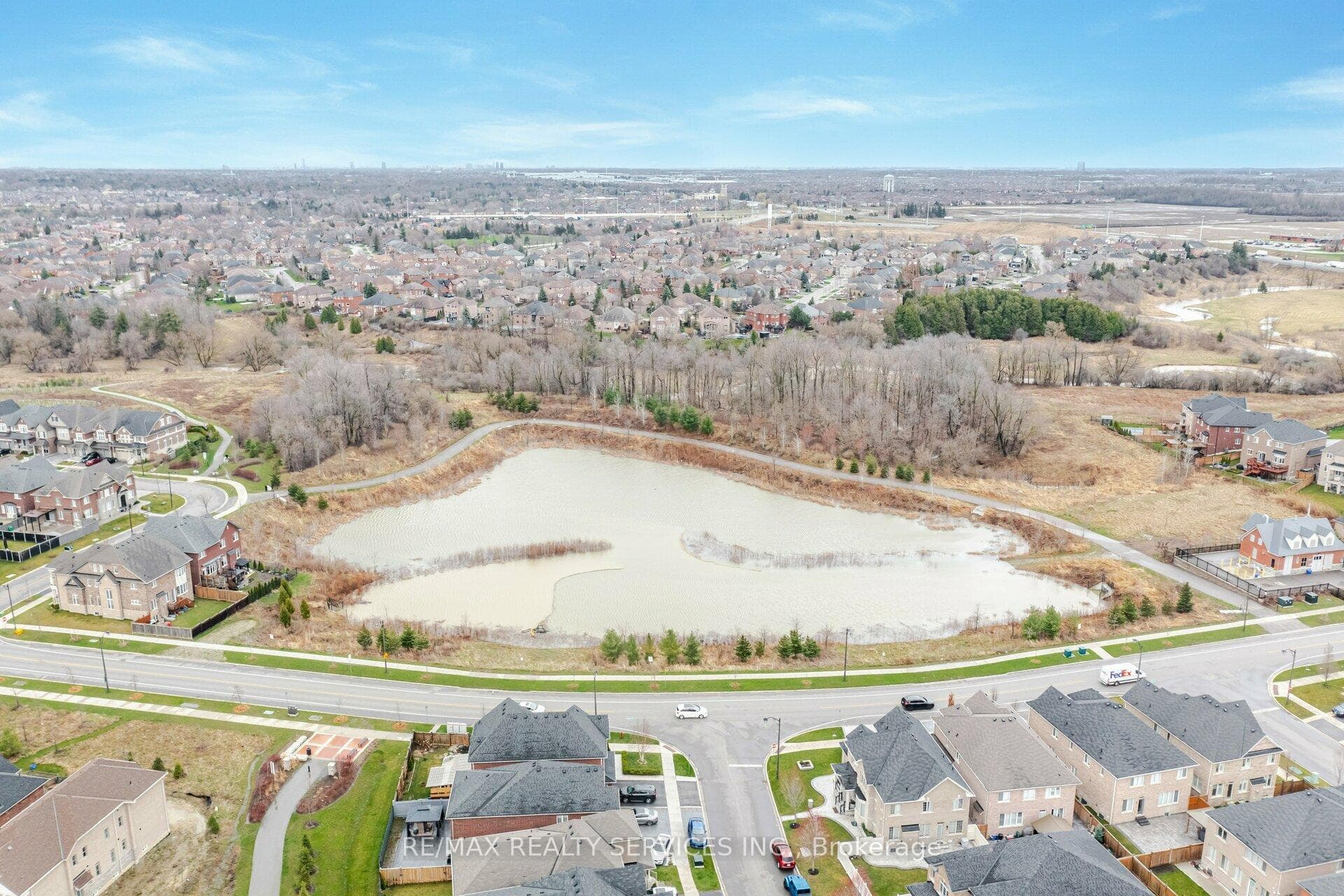 63 Blackberry Valley Crescent photo 39
