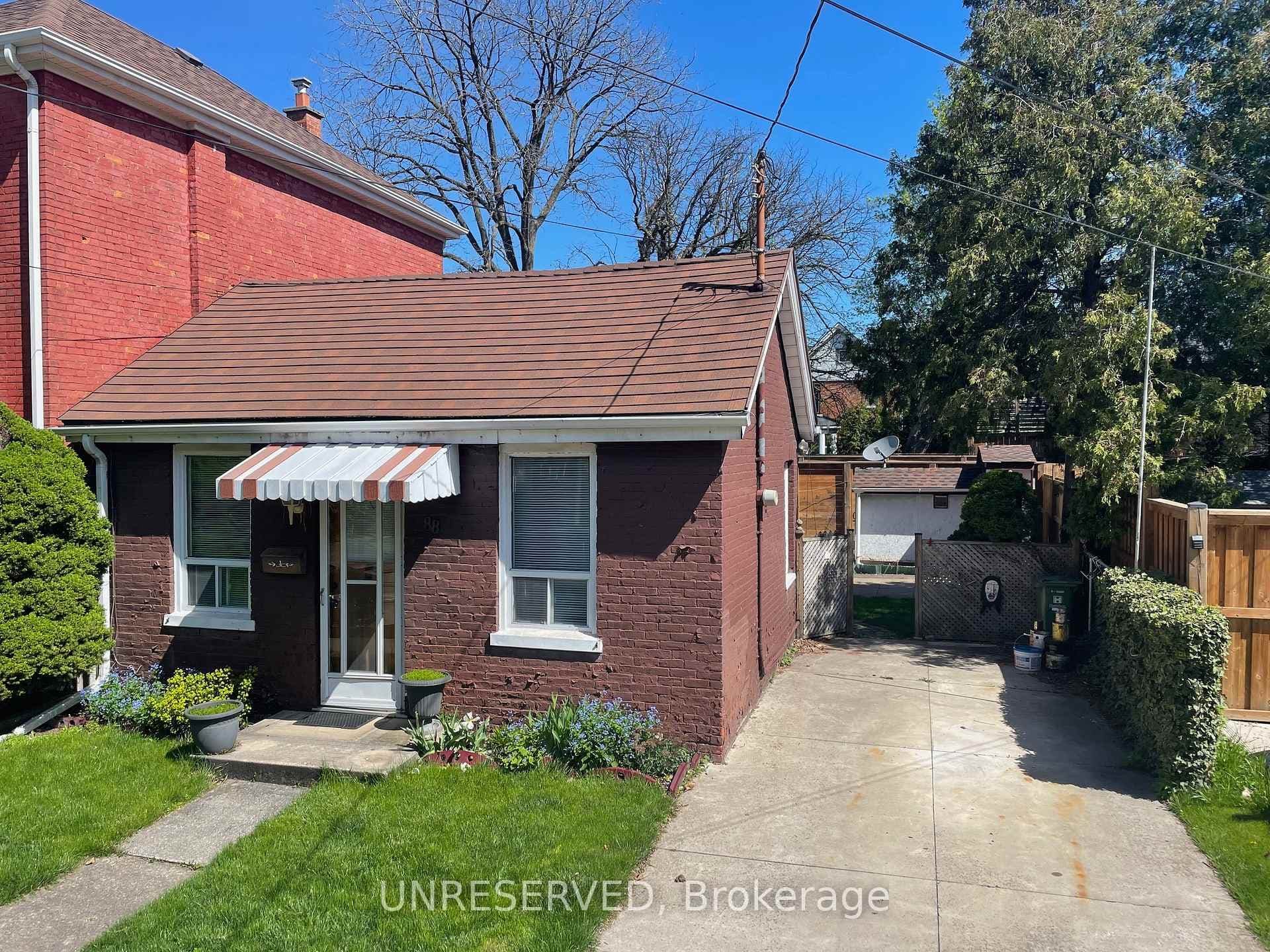 88 Canada Street photo 1