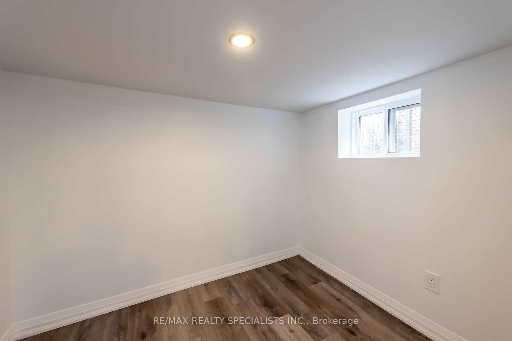 256 Ottawa Street Unit Bsmnt photo 6