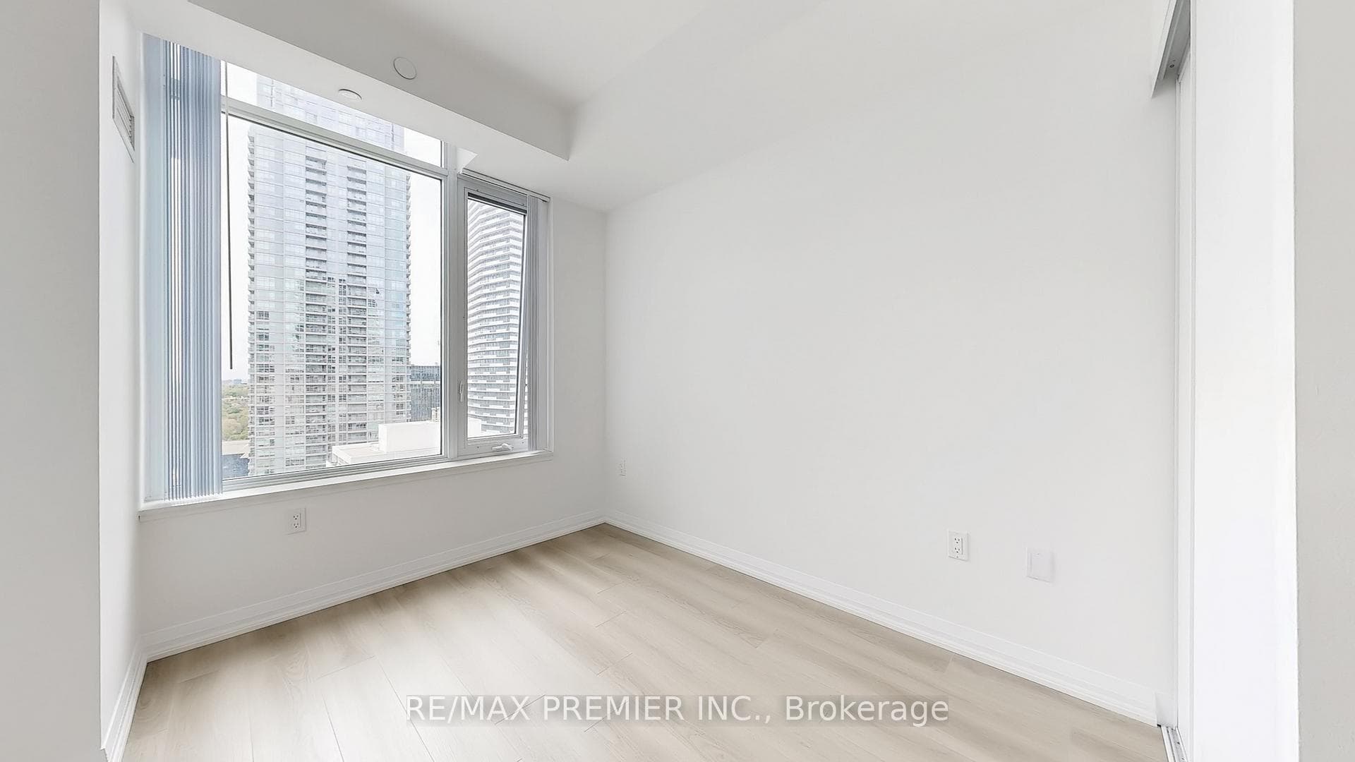 50 Dunfield Avenue Unit 2214 photo 20