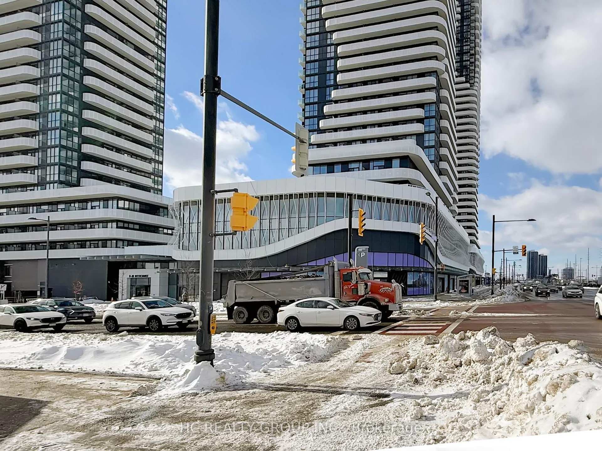 8 Interchange Way Unit 5001 photo 3