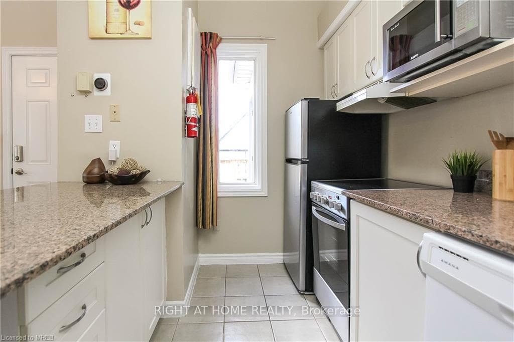 796468 Grey 19 Road Unit 909 photo 16