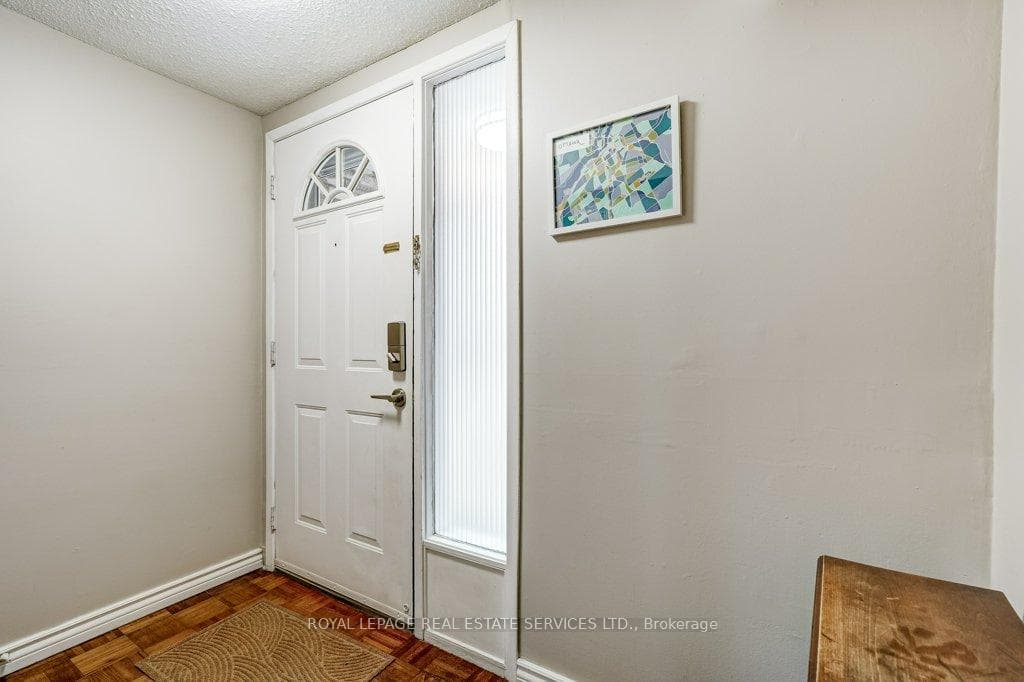 915 Inverhouse Drive Unit 68 photo 5
