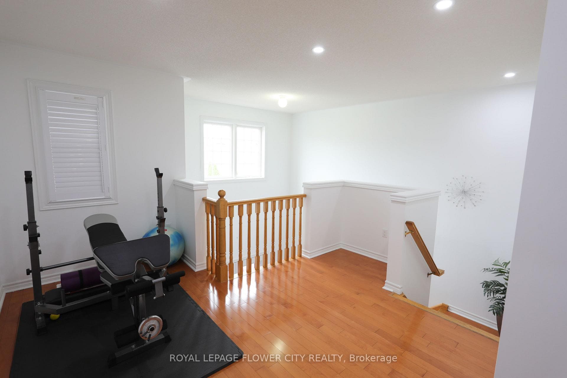 94 SIR JACOBS Crescent photo 24