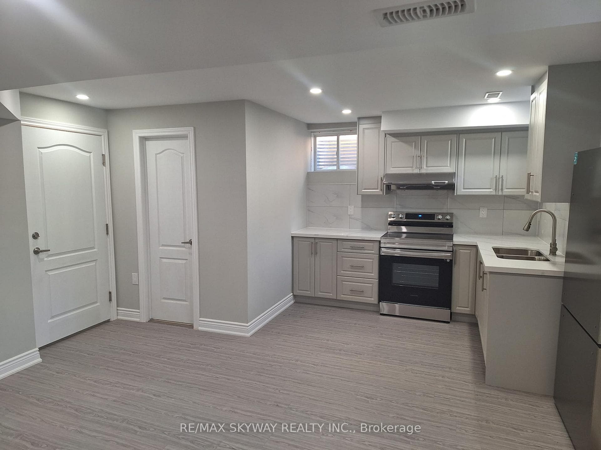 423 Edenbrook Hill Drive Unit BSMT photo 6