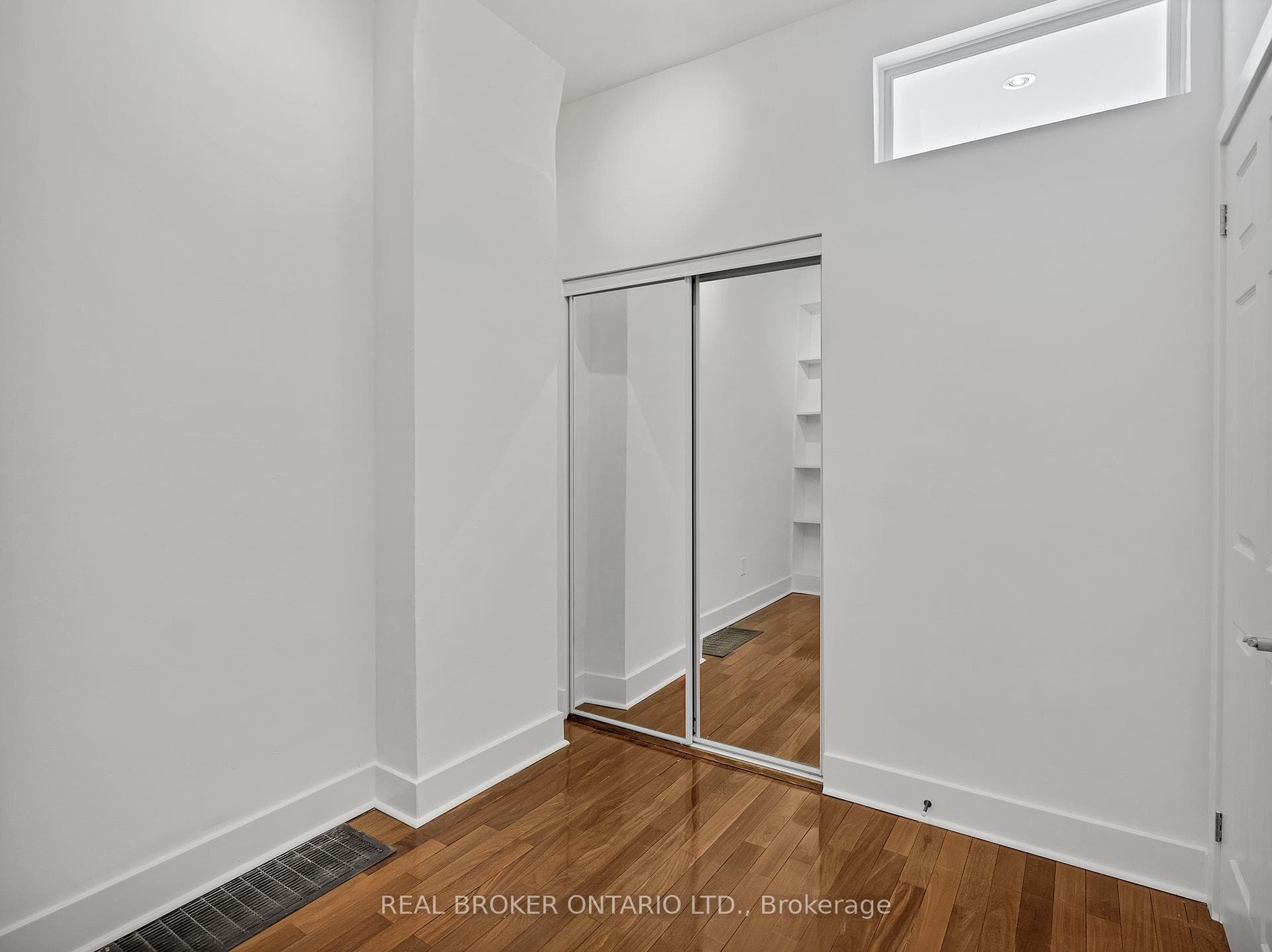 1928 Gerrard Street Unit Main Fl photo 7